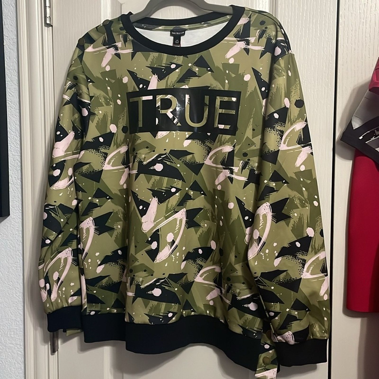 True Religion NWT True Religion Green Camo Snap Detail Sweatshirt Size L / US 10 / IT 46 - 3 Thumbnail