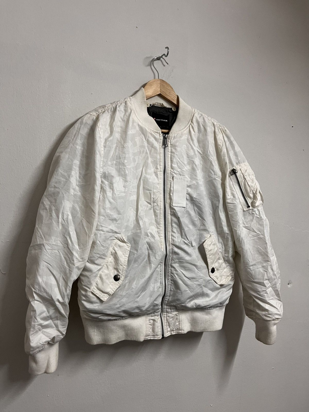 Airwalk 💥Airwalk Medium White Camouflage Bombers Flight Jackets Size US M / EU 48-50 / 2 - 3 Thumbnail