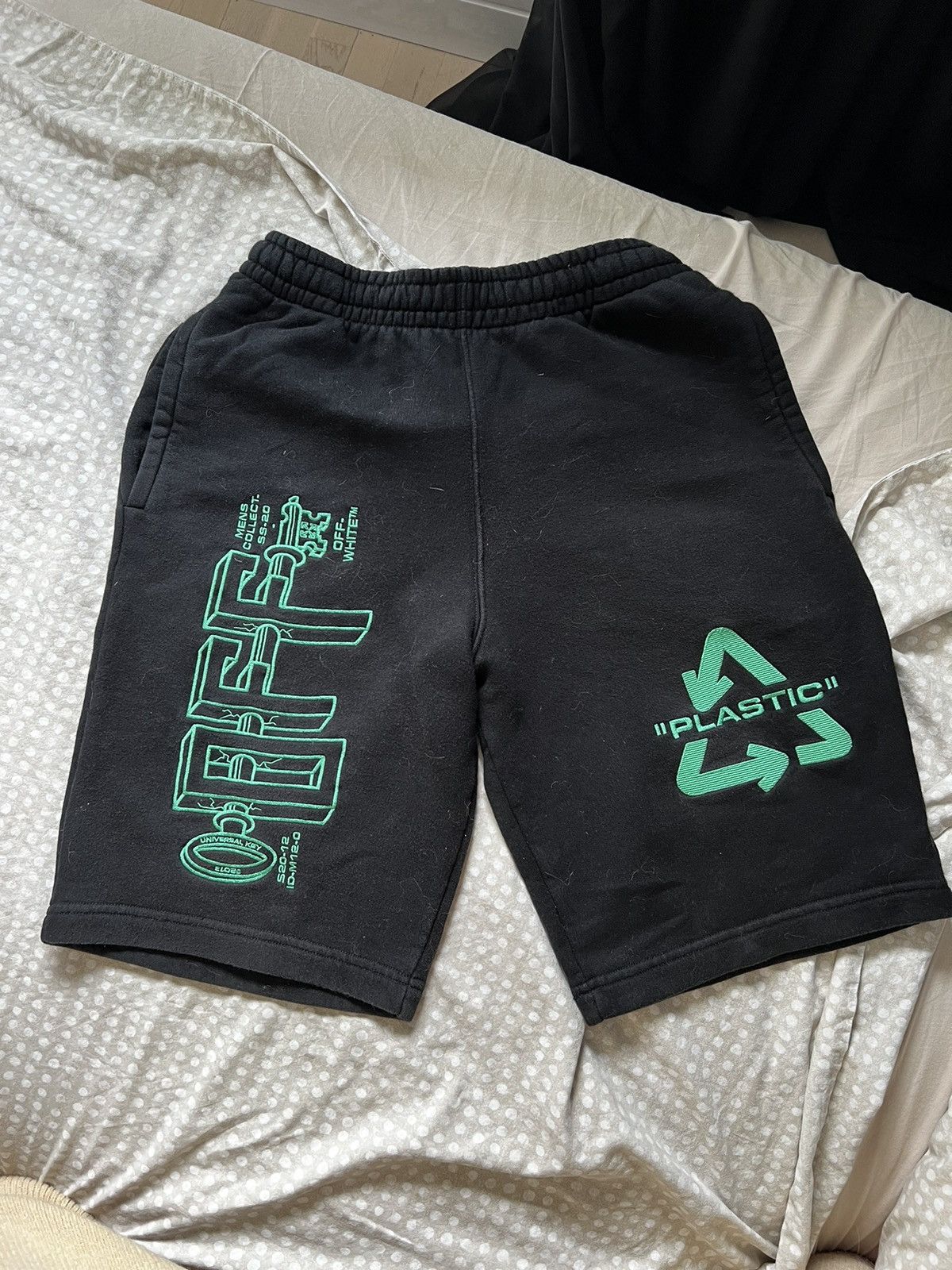Off-White OFF-WHITE Universal Key Embroidered Sweat Shorts Size US 39 - 1 Thumbnail
