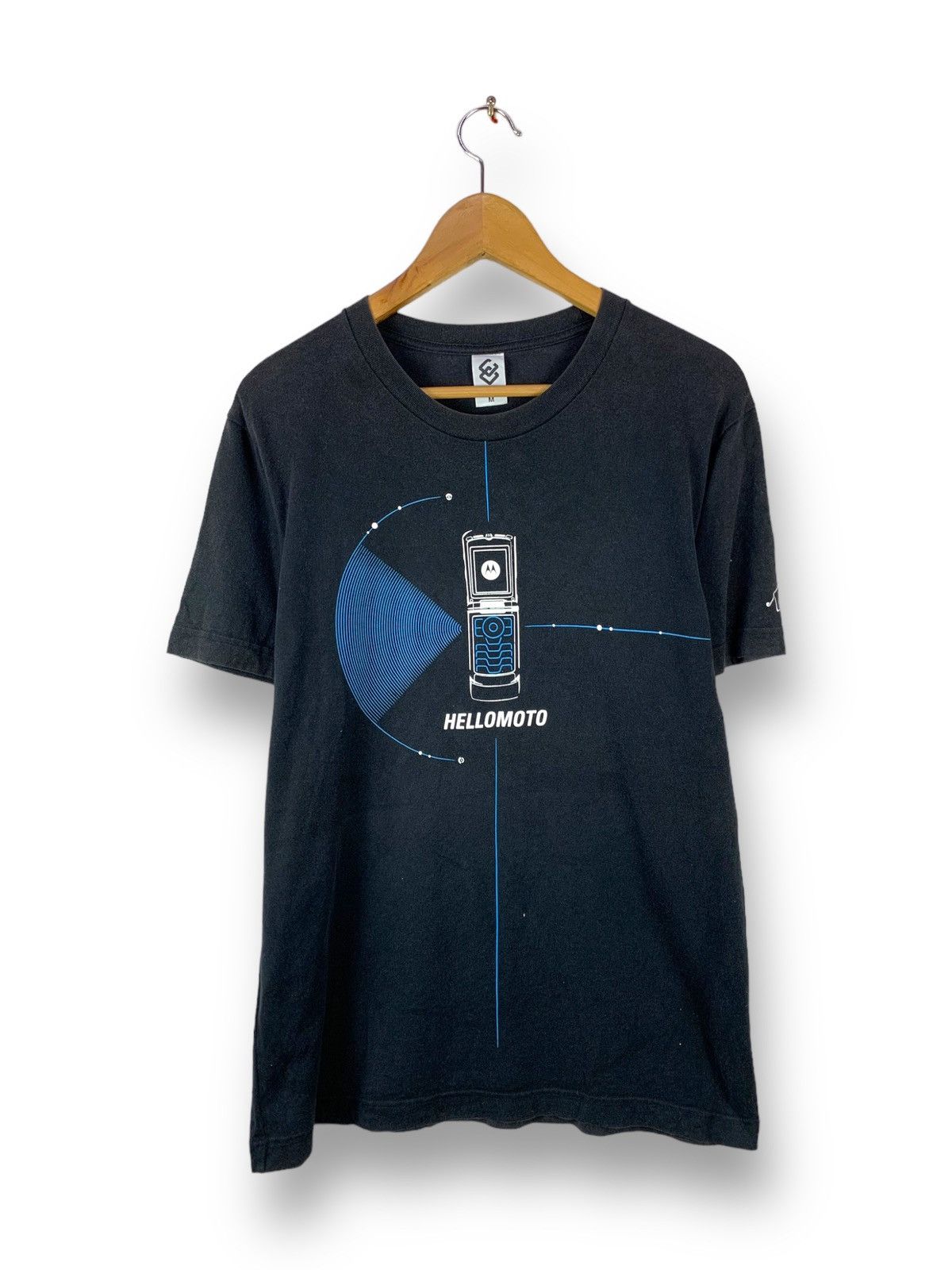 Motorola Steals! Uniqlo Motorola Phone Promo Tech Tee Apple Size US M / EU 48-50 / 2 - 1 Thumbnail