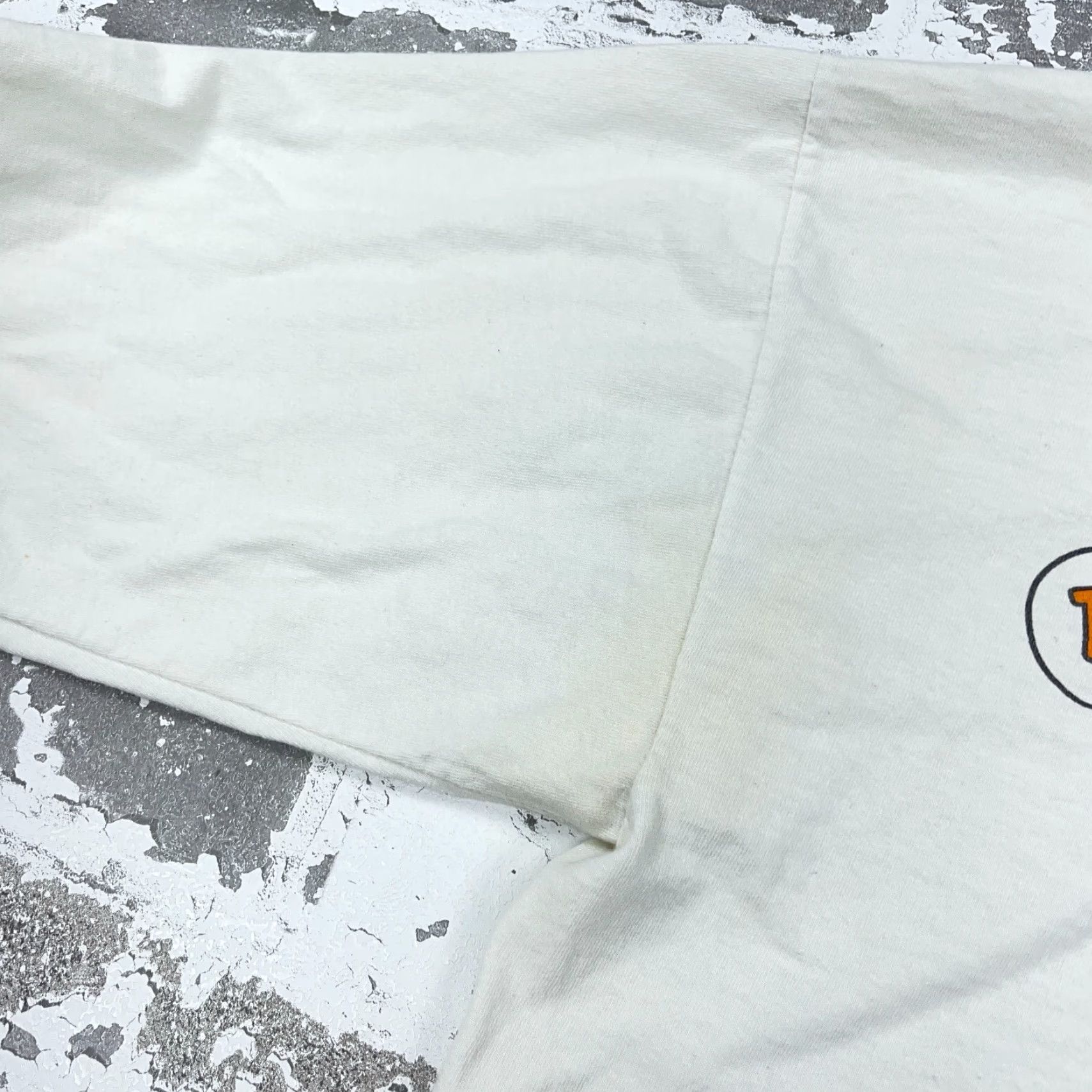 Vintage Vintage Garment Graphics Looney Tunes Shirt Men XL White Tee Hoodie Tweety Sylvester USA 90s graphics Size US XL / EU 56 / 4 - 7 Thumbnail