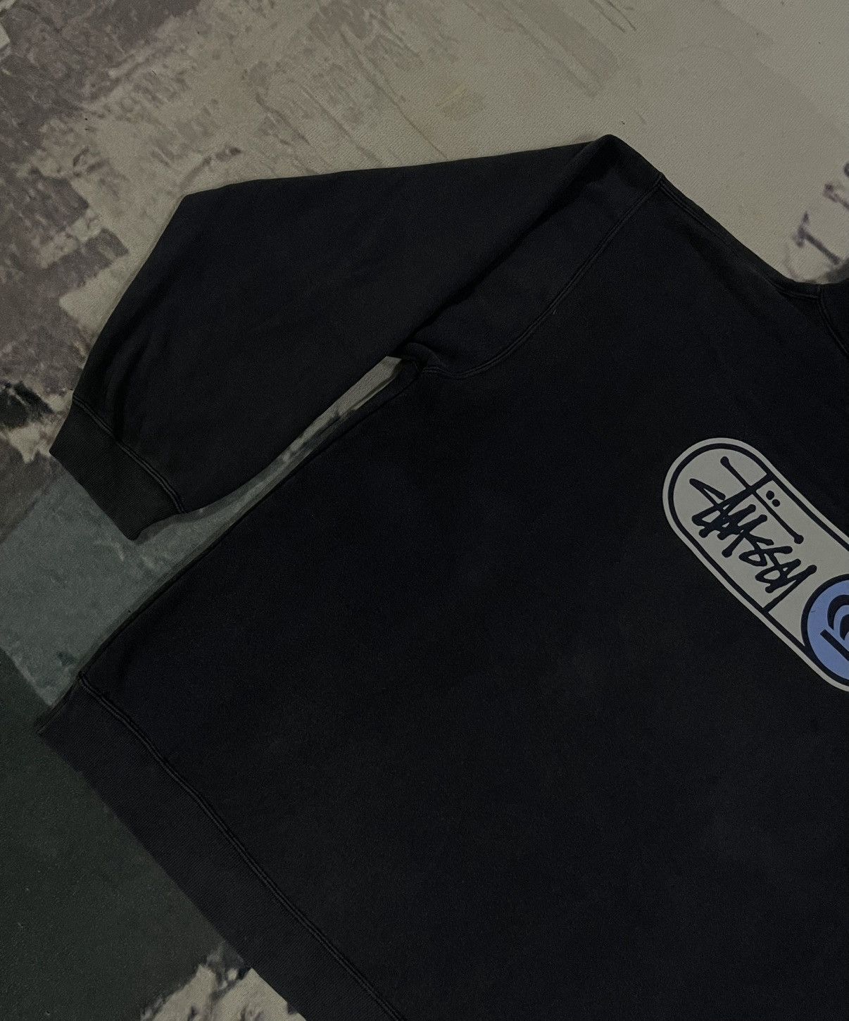Stussy 90s STUSSY CROWN PULLOVER HOODIE OVERALL FADED SIZE L Size US L / EU 52-54 / 3 - 10 Thumbnail