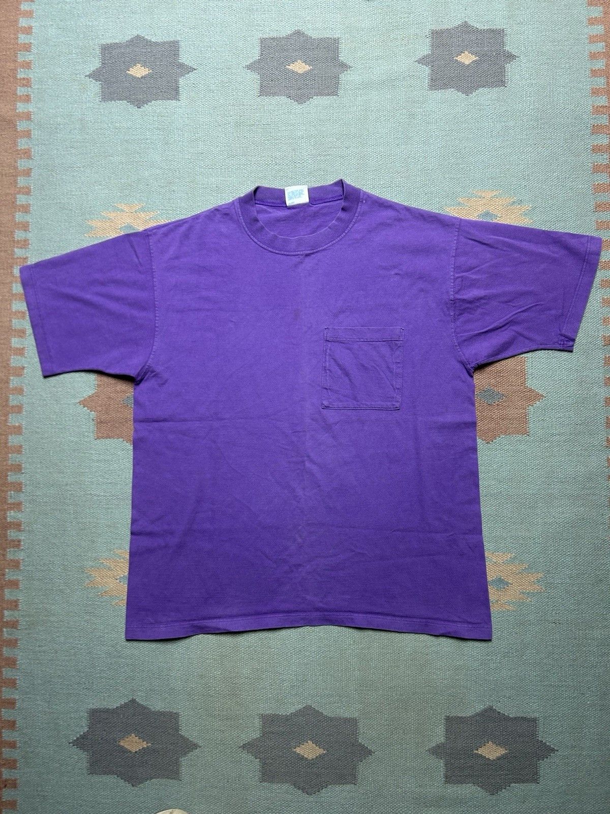 Vintage Vtg 90s pocket t shirt blank plum cheetah cotton USA large Size US L / EU 52-54 / 3 - 1 Thumbnail