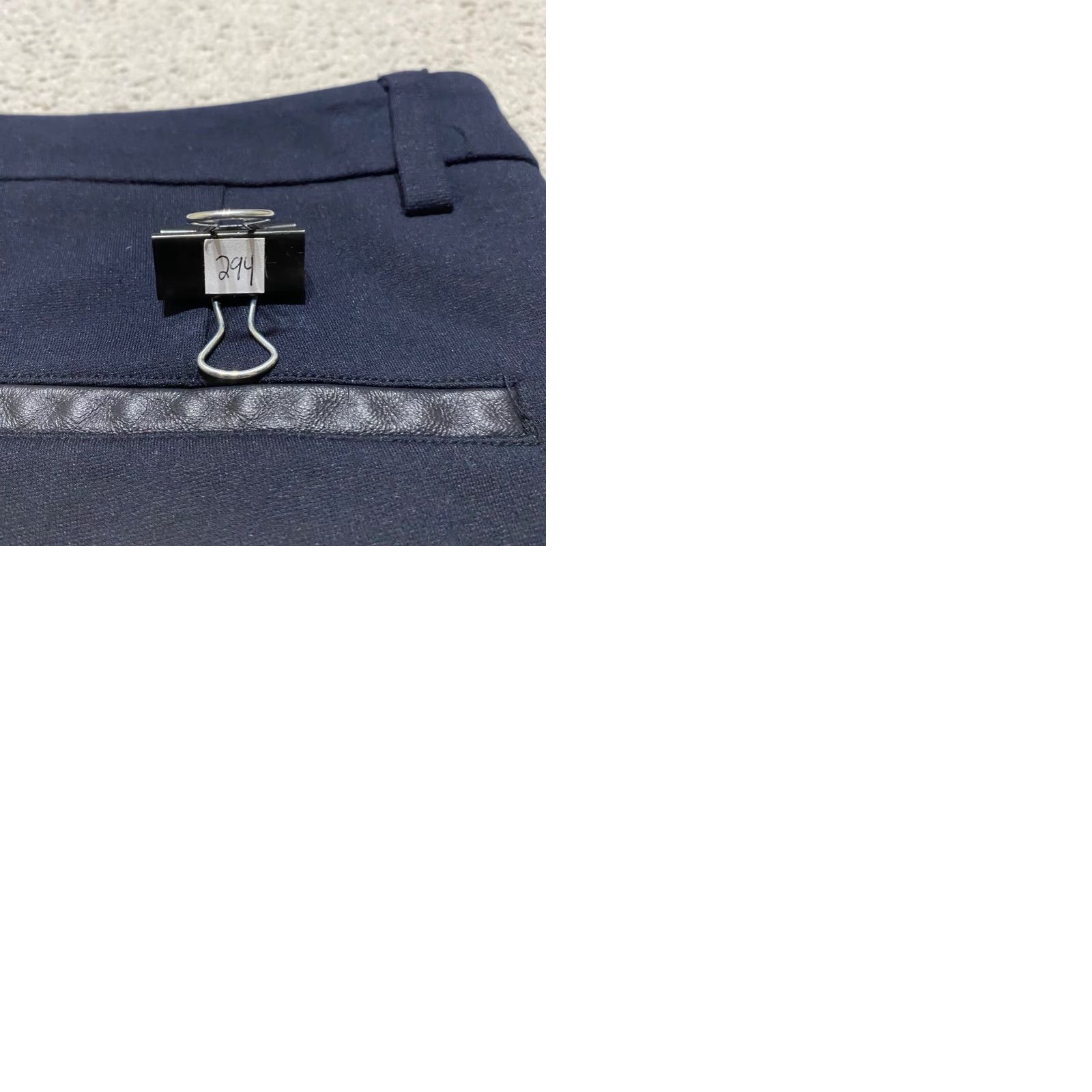 Vince Vince Pants Women's 6 Navy Blue Skinny Zip Pockets Faux Leather Trim Dress Pants Size 28" / US 6 / IT 42 - 9 Thumbnail