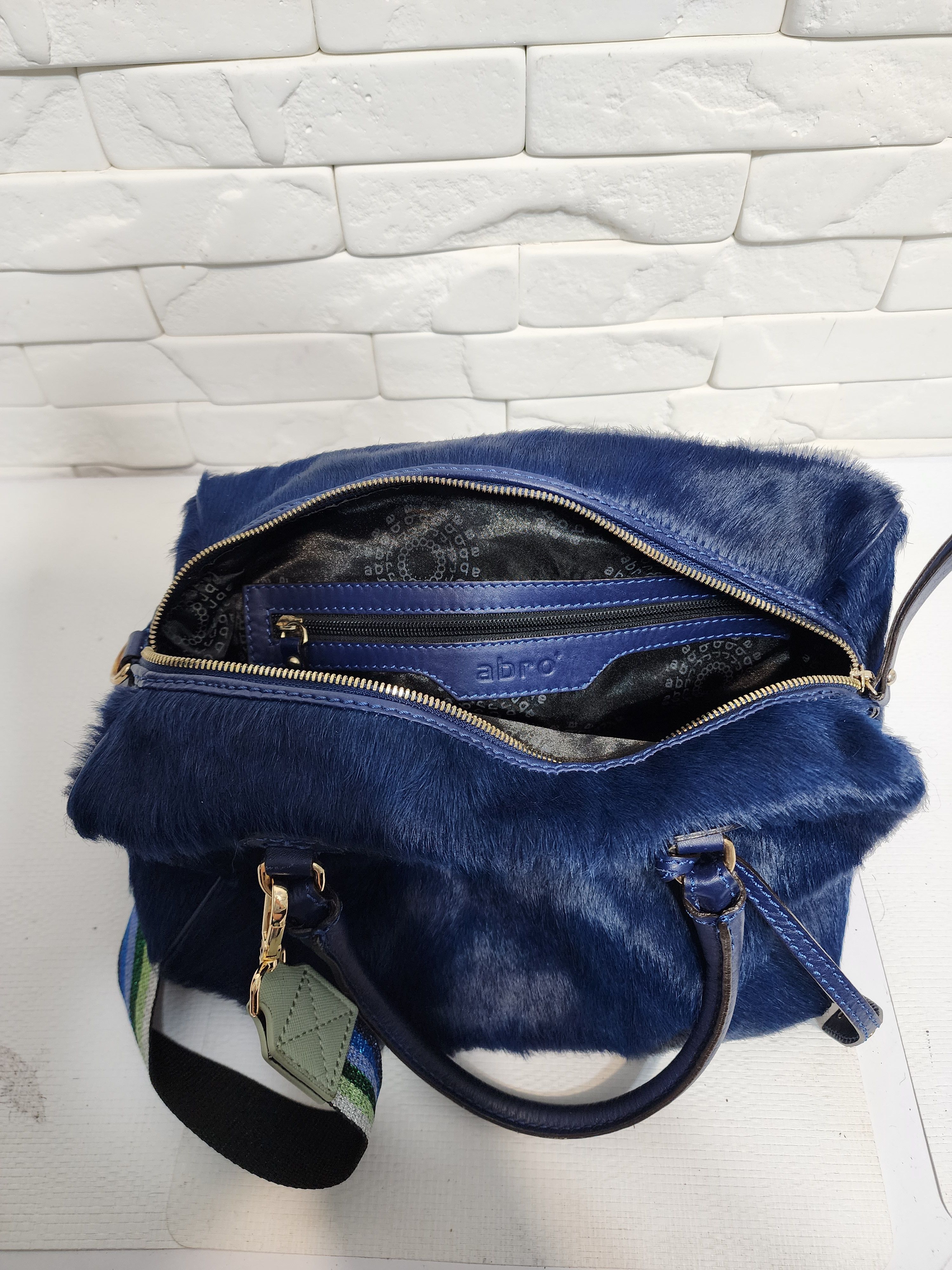 Uniqlo Blue Clutch with Strap: Zipper Closure, Two Compartments Size ONE SIZE - 9 Thumbnail