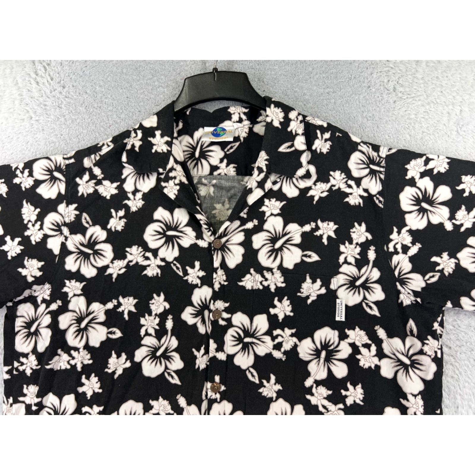 Vintage VINTAGE Universal Studios Shirt Men 2XL Black Floral Hawaiian Button-Up Size US XXL / EU 58 / 5 - 4 Thumbnail
