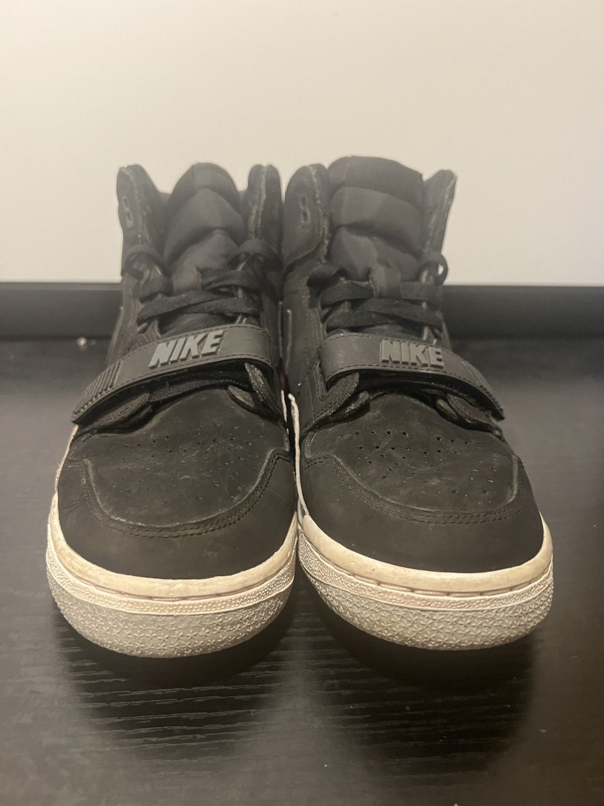 Nike SIZE 7 MEN - Air Jordan Legacy 312 Black Fire Red Size US 7 / EU 40 - 2 Thumbnail