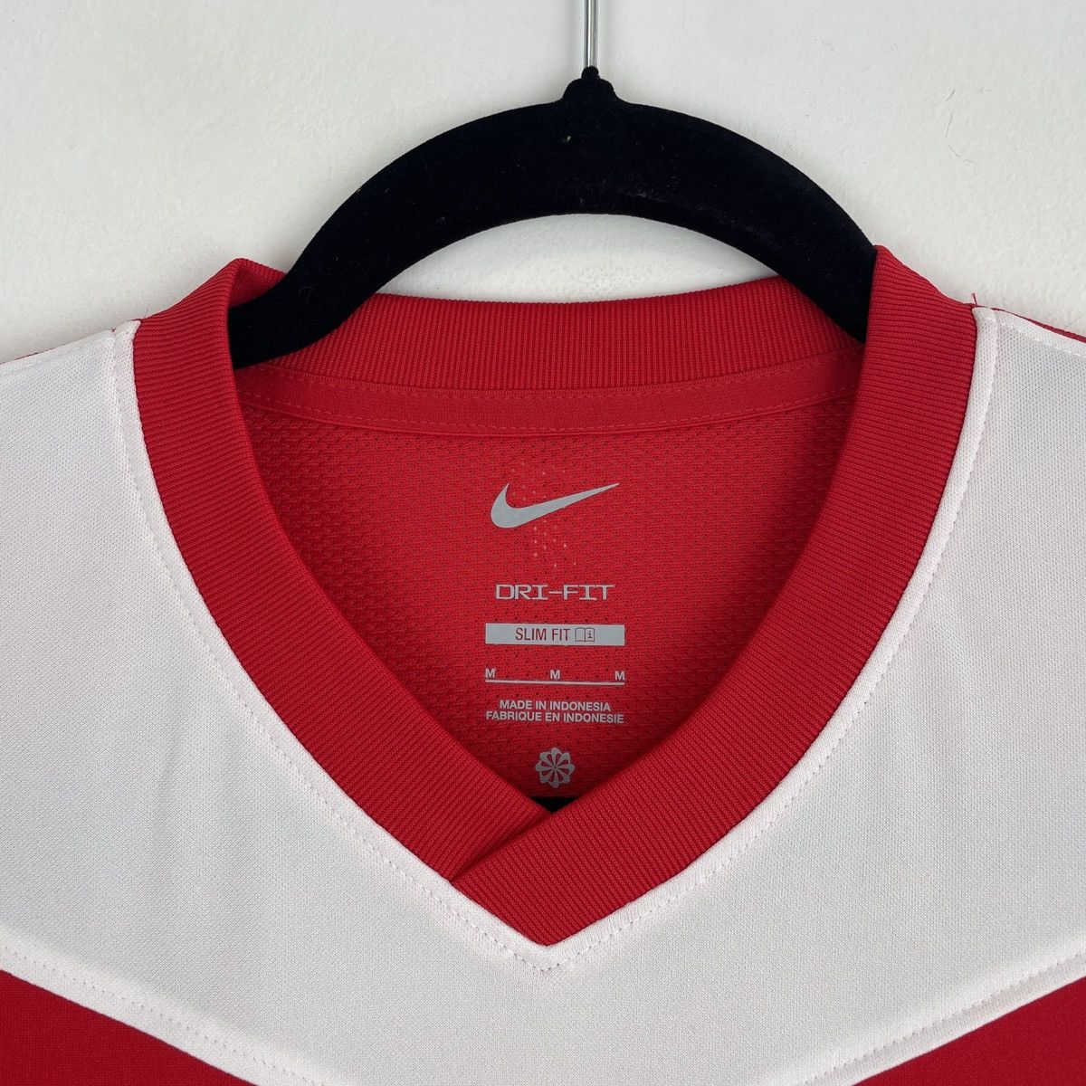 Nike SC Freiburg Pre-Match Men’s Nike Jersey Shirt 2024/2025 Size US M / EU 48-50 / 2 - 3 Thumbnail