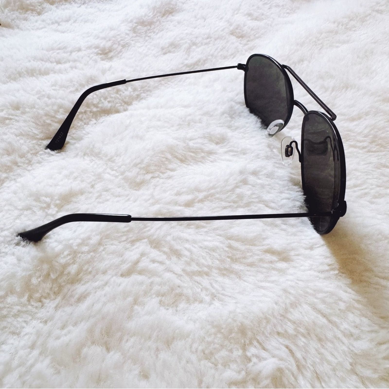 Other Tommy Black Minimalist Aviator Sunglasses Size ONE SIZE - 7 Thumbnail