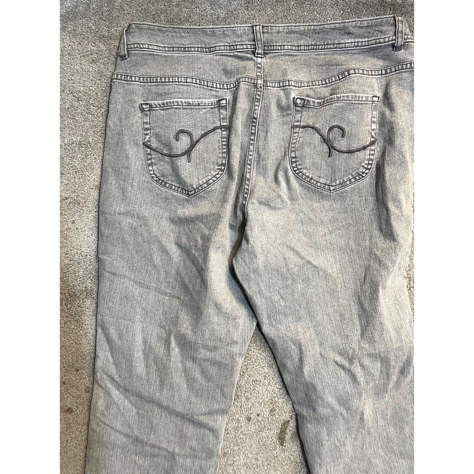 Vintage Chico’s Jeans Women’s Gray Straight Leg 3 Regular Inseam 29 in Cotton Polyester Spandex Denim Zipper Button Stretch Slimming Comfort Vintage No Size 26" / US 2 / IT 38 - 5 Thumbnail