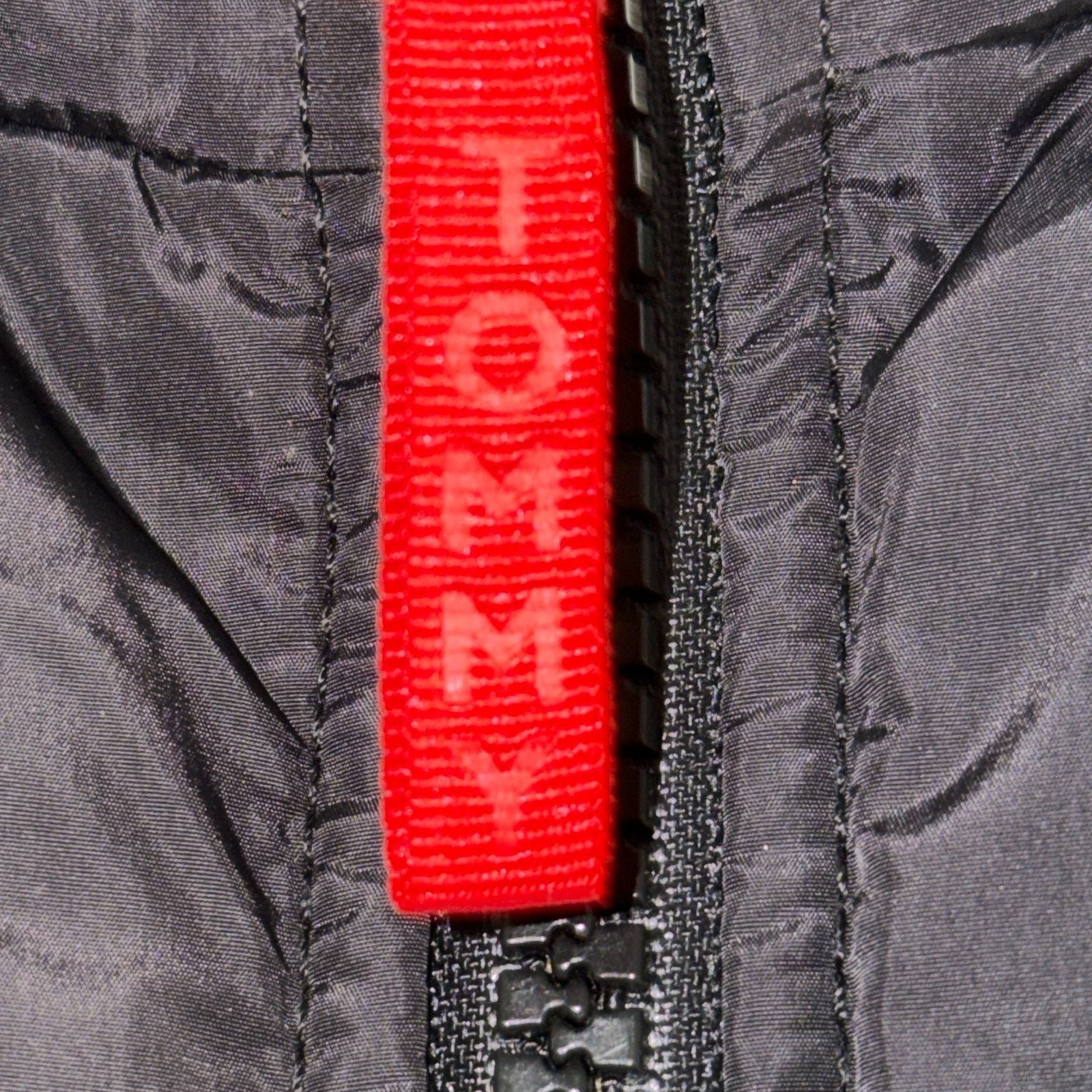 Tommy Hilfiger Tommy Hilfiger Vest Men L Down Puffer Black Full Zip Vintage Size US L / EU 52-54 / 3 - 3 Thumbnail