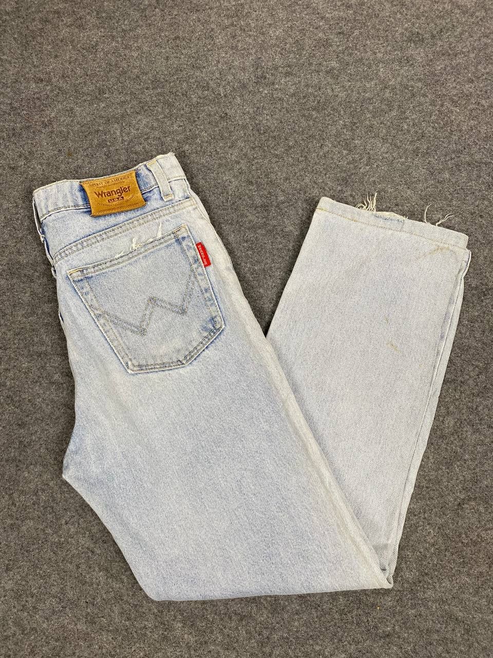 Vintage vintage wrangler lightwash distressed denim Size US 30 / EU 46 - 2 Thumbnail