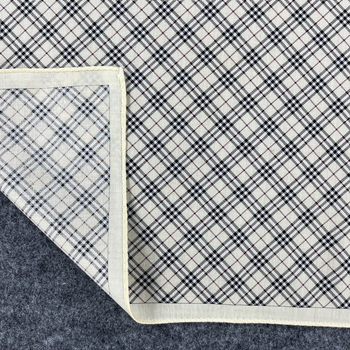 Burberry Burberry Handkerchief / Bandana / Neckerchief B130 Size ONE SIZE - 4 Thumbnail
