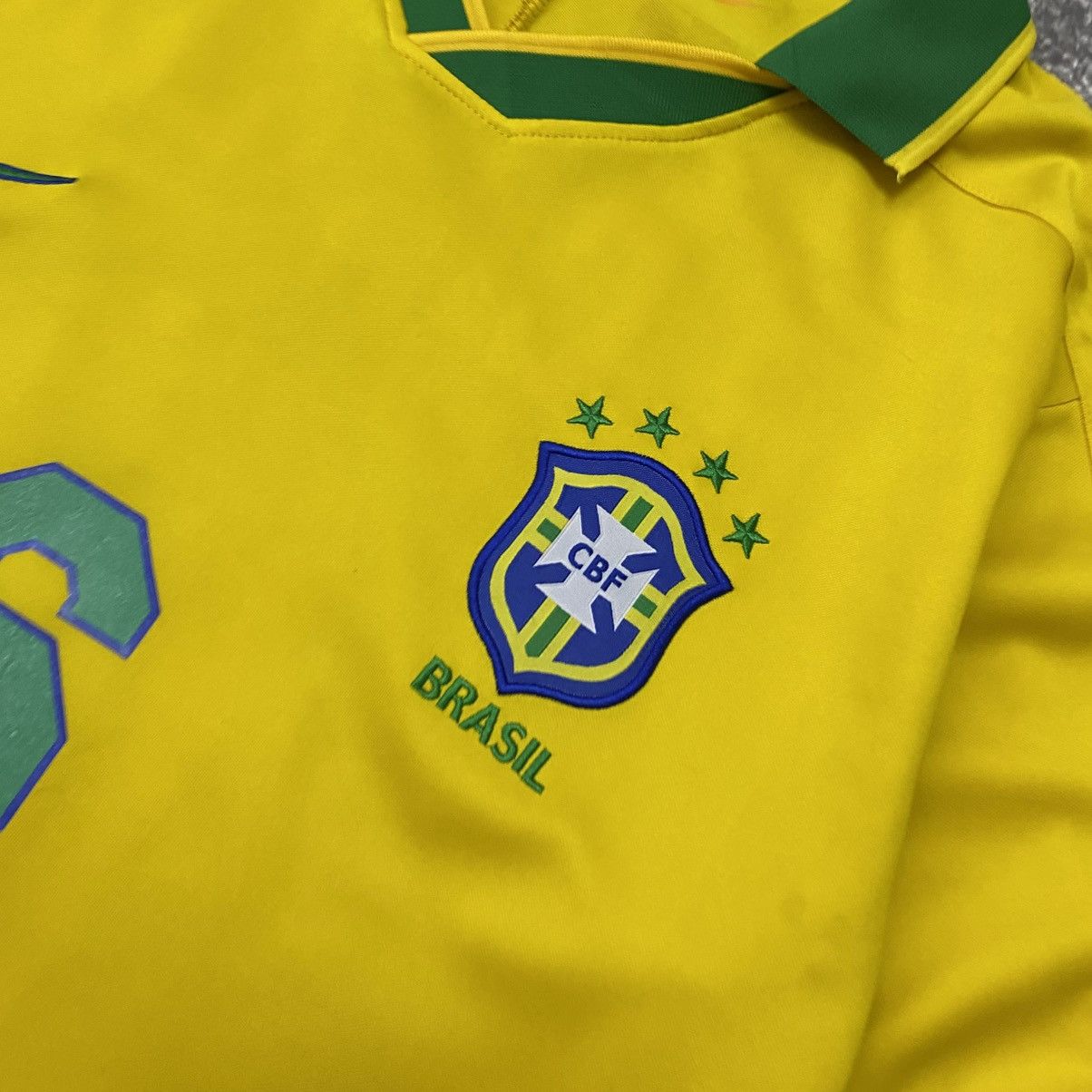 Vintage Vintage Nike Brazil Style Roberto Carlos 90’s soccer jersey Size US L / EU 52-54 / 3 - 3 Thumbnail