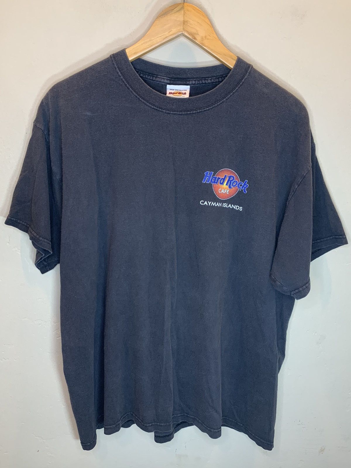 Hard Rock Cafe RARE Vintage Hard Rock Cafe Cayman Islands EagleGuitar Shirt Size US L / EU 52-54 / 3 - 2 Thumbnail