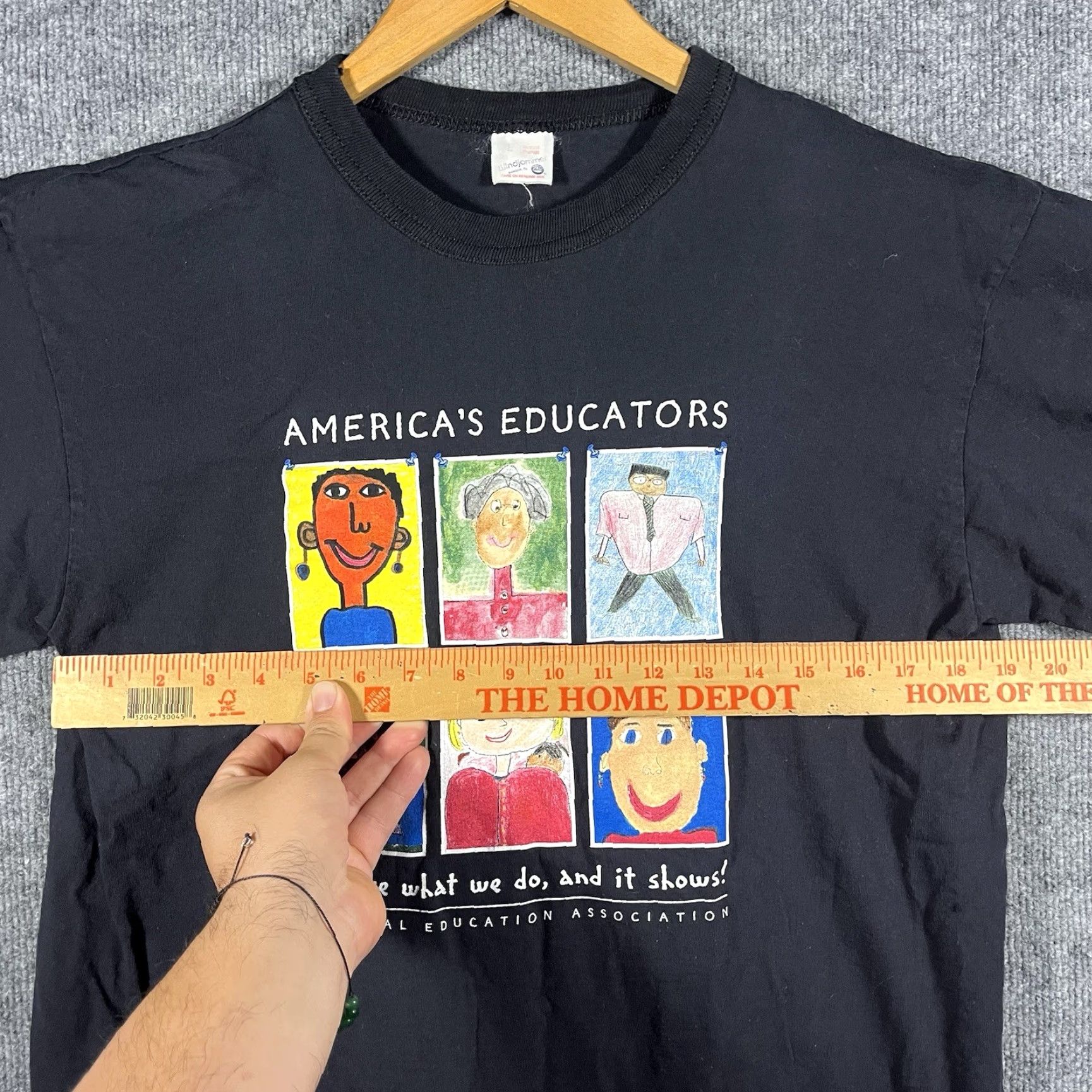 Vintage Vintage 90s School Art T-Shirt Mens Medium Black Regular Fit User: Vintage 90s School Art T-Shirt Mens Medium Black Regular Fit Size US M / EU 48-50 / 2 - 3 Thumbnail