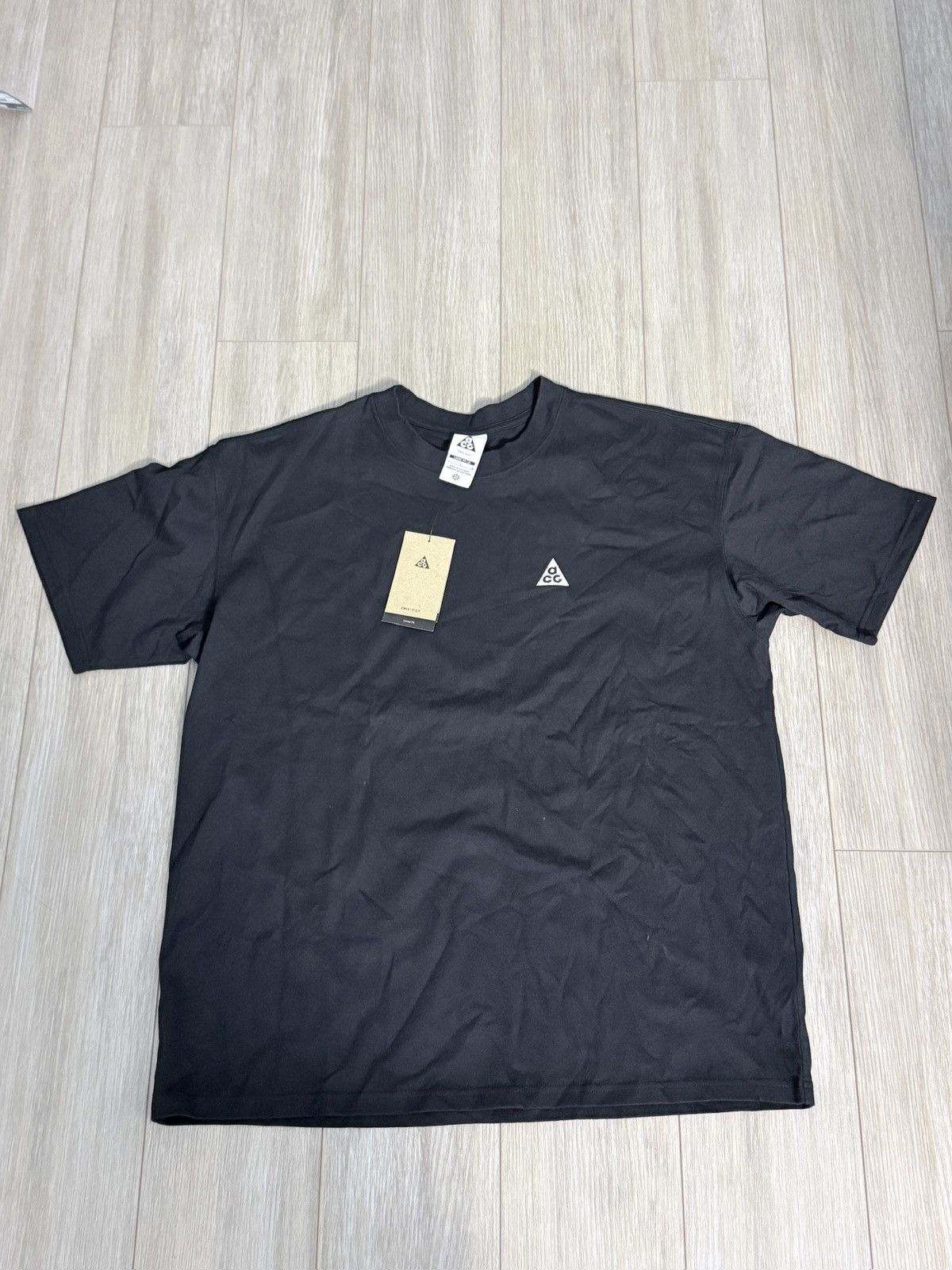Nike ACG New Nike ACG MENS TEE BLACK SZ LARGE Size US L / EU 52-54 / 3 - 1 Thumbnail
