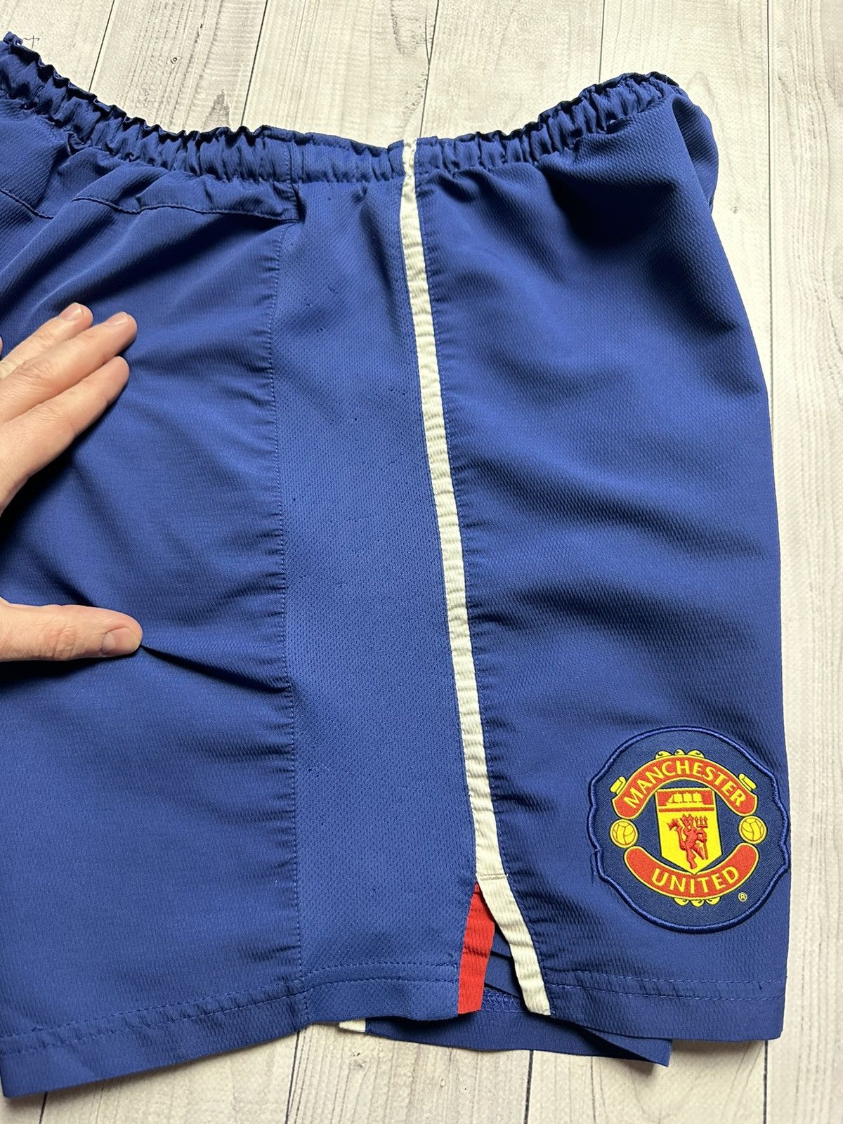Nike × Vintage Vintage Nike Manchester United soccer shorts size S blue Size US 30 / EU 46 - 8 Thumbnail