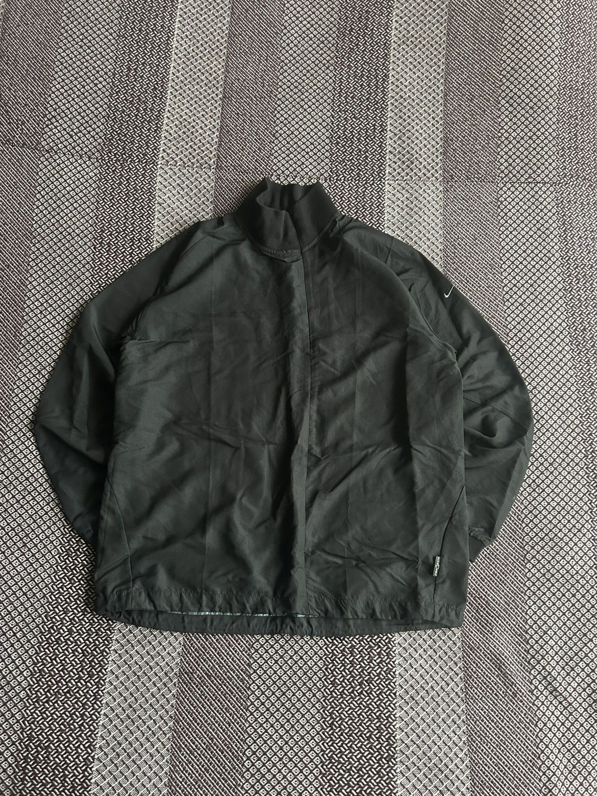 Nike Vintage Nike Golf Sportswear Black Windbreaker Jacket Size L Size US L / EU 52-54 / 3 - 1 Thumbnail