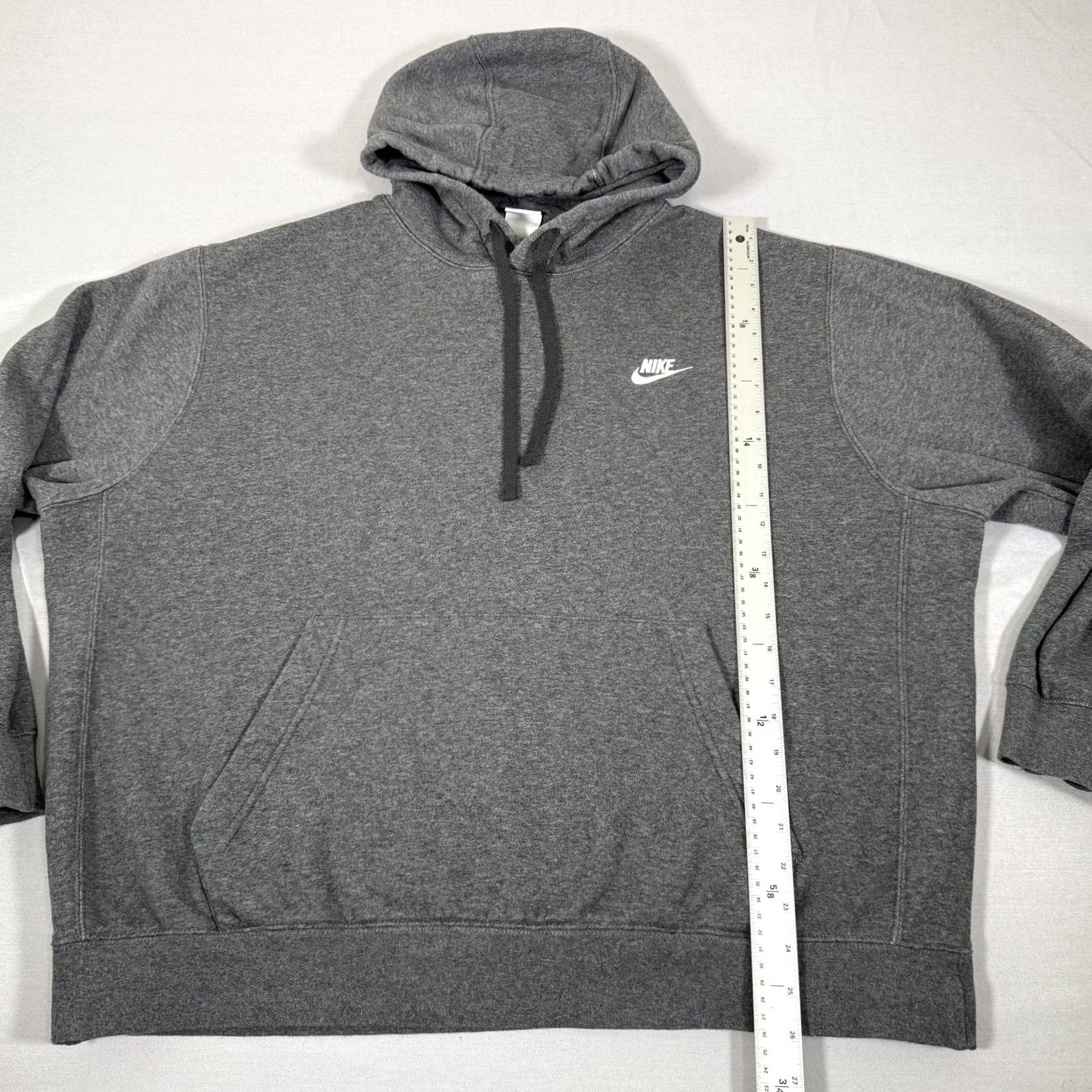 Nike Nike Hoodie Men XL Gray Club Fleece Pullover Sweater Swoosh Kangaroo Pocket Sportswear Nike Clothing Mens XL Gray Pullover Hoodie Size US XL / EU 56 / 4 - 5 Thumbnail