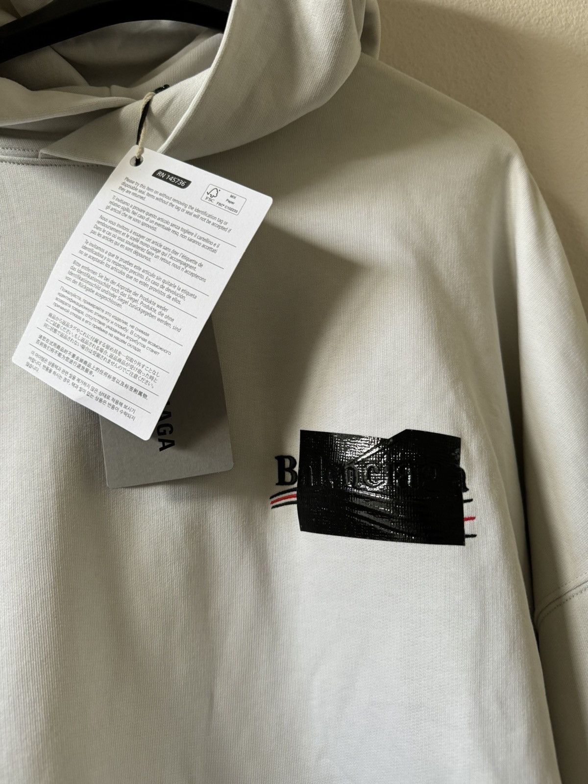 Balenciaga Balenciaga Gaffer Tape Hoodie Size 2 Size US M / EU 48-50 / 2 - 3 Thumbnail