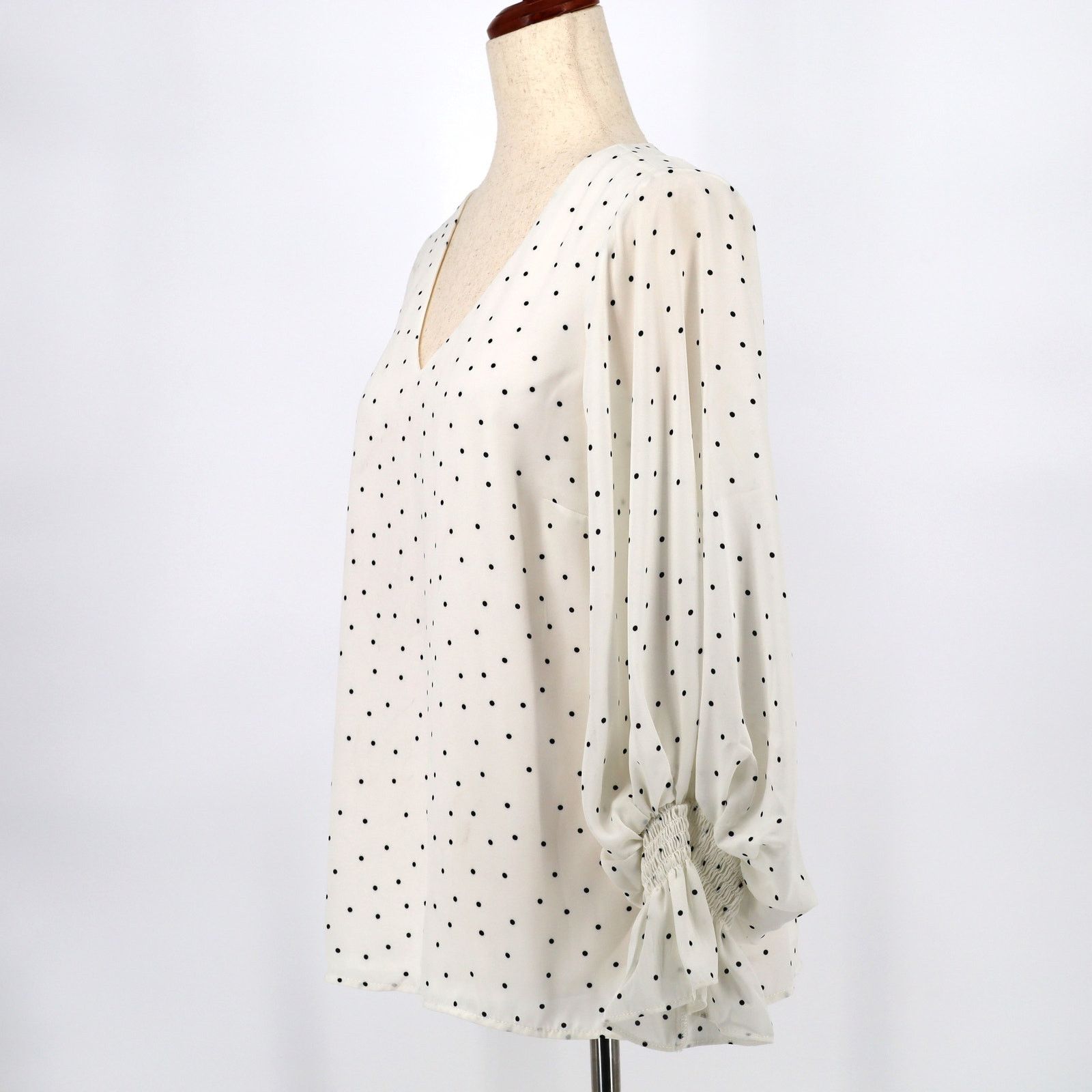 Vince Camuto Vince Camuto Women Dotted Smocked Cuff V-Neck Blouse Size S Size S / US 4 / IT 40 - 7 Thumbnail
