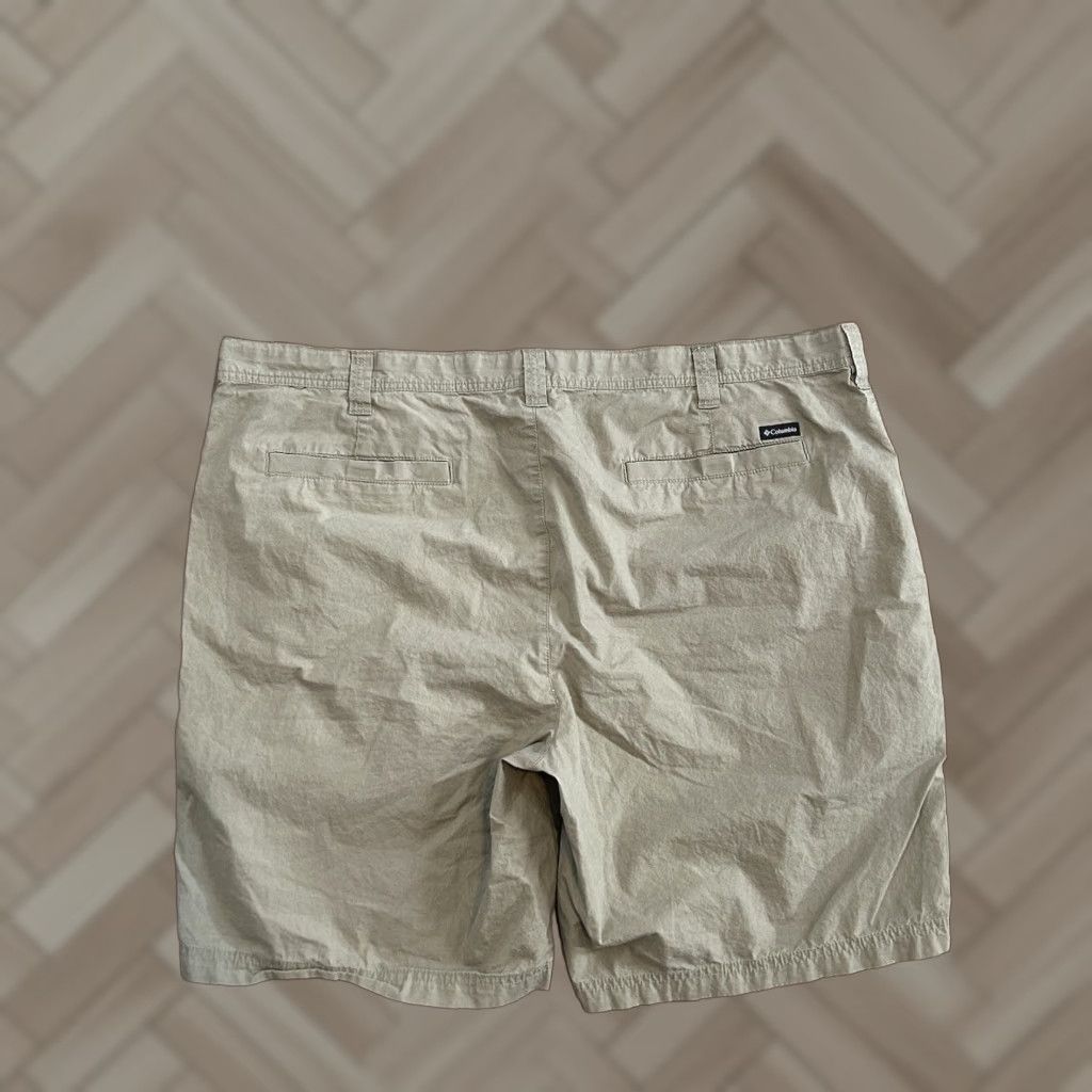 Vintage Columbia Mens Shorts Cargo Green Khaki 44 Regular Cotton Zip 5-Pocket Outdoor Casual Sailors Mens Size US 44 / EU 60 - 1 Thumbnail