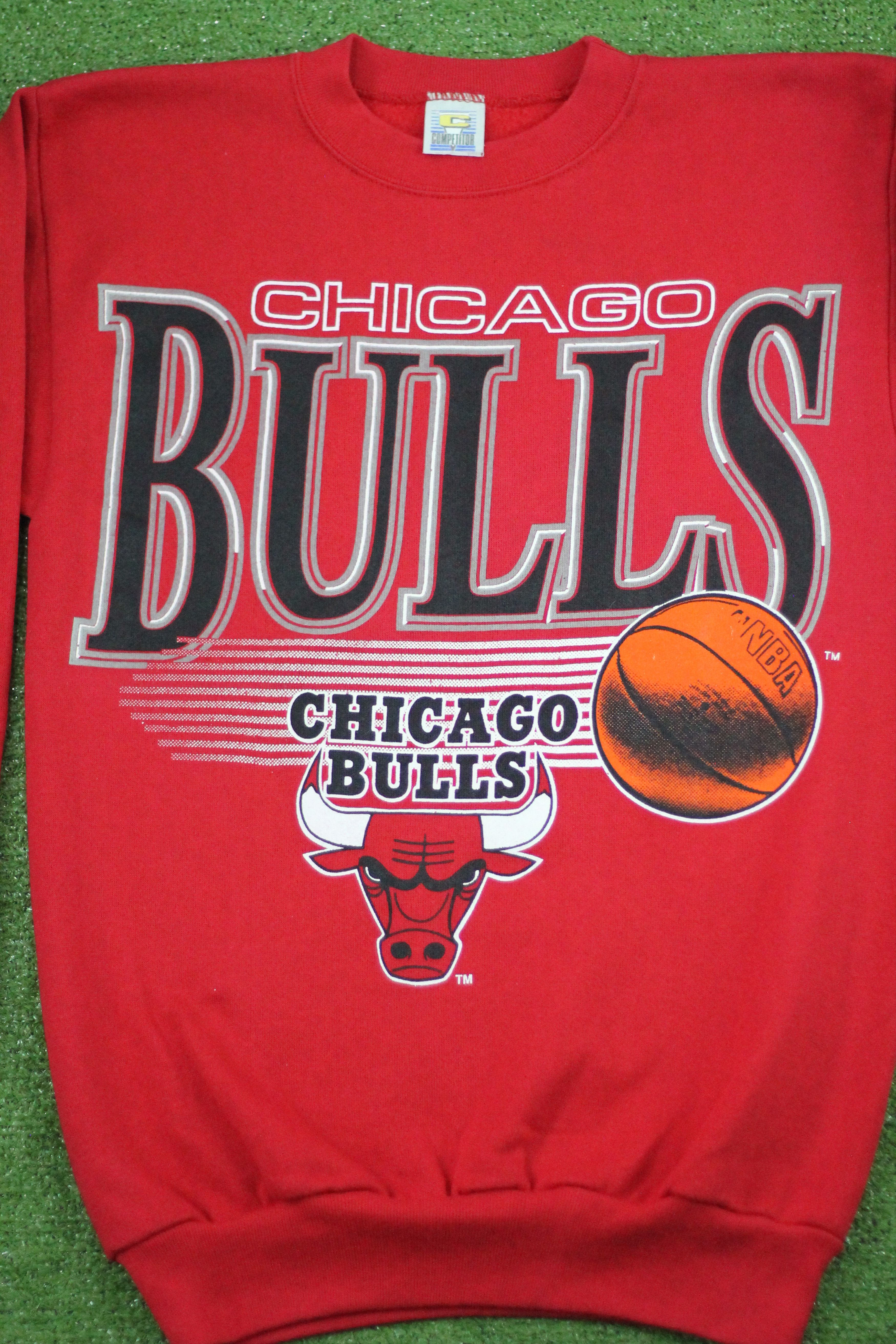 NBA × Vintage Vintage CHICAGO BULLS By Competitor SweaterShirt Made in USA Size US M / EU 48-50 / 2 - 2 Thumbnail