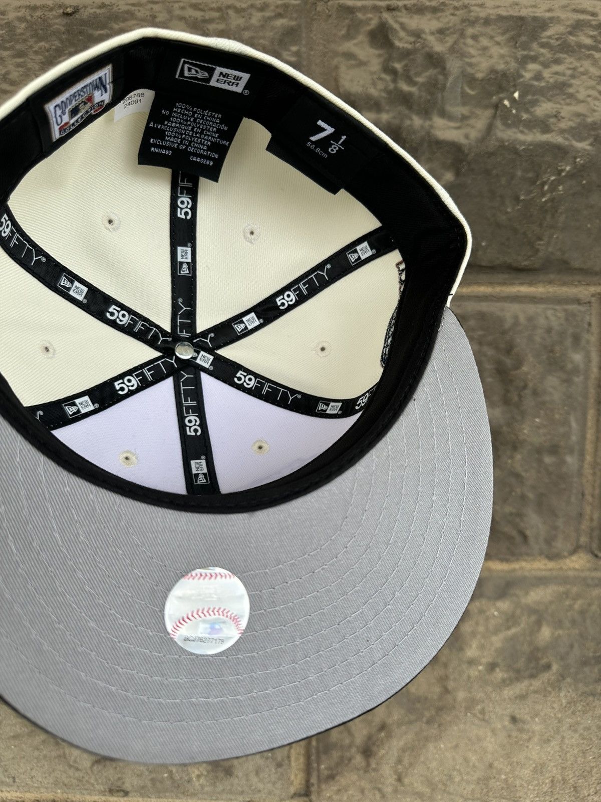 MLB × New Era × Supreme 7 1/8 BOSTON RED SOX 2004 WORLD SERIES CHAMPIONS Size ONE SIZE - 5 Thumbnail