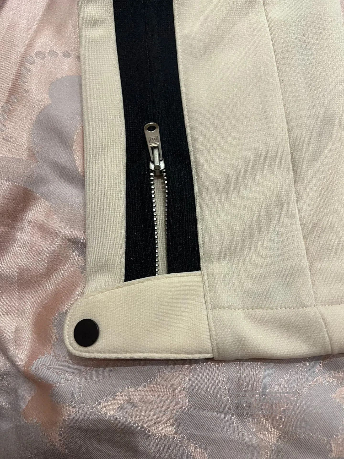 Fear of God fear of god drawstring pants in beige. Size US 44 / EU 60 - 6 Thumbnail