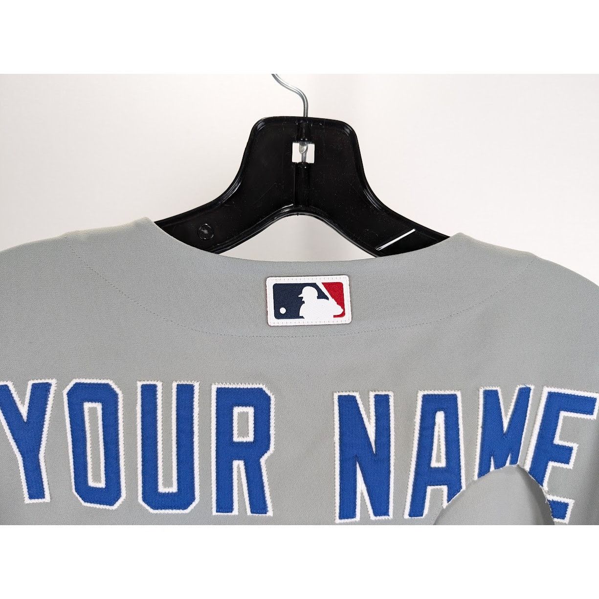 Off-White o1rshd1 Q:2 / MLB-Chicago Cubs Cheese Shirt in Grey/Blue/Red Size US XL / EU 56 / 4 - 12 Thumbnail