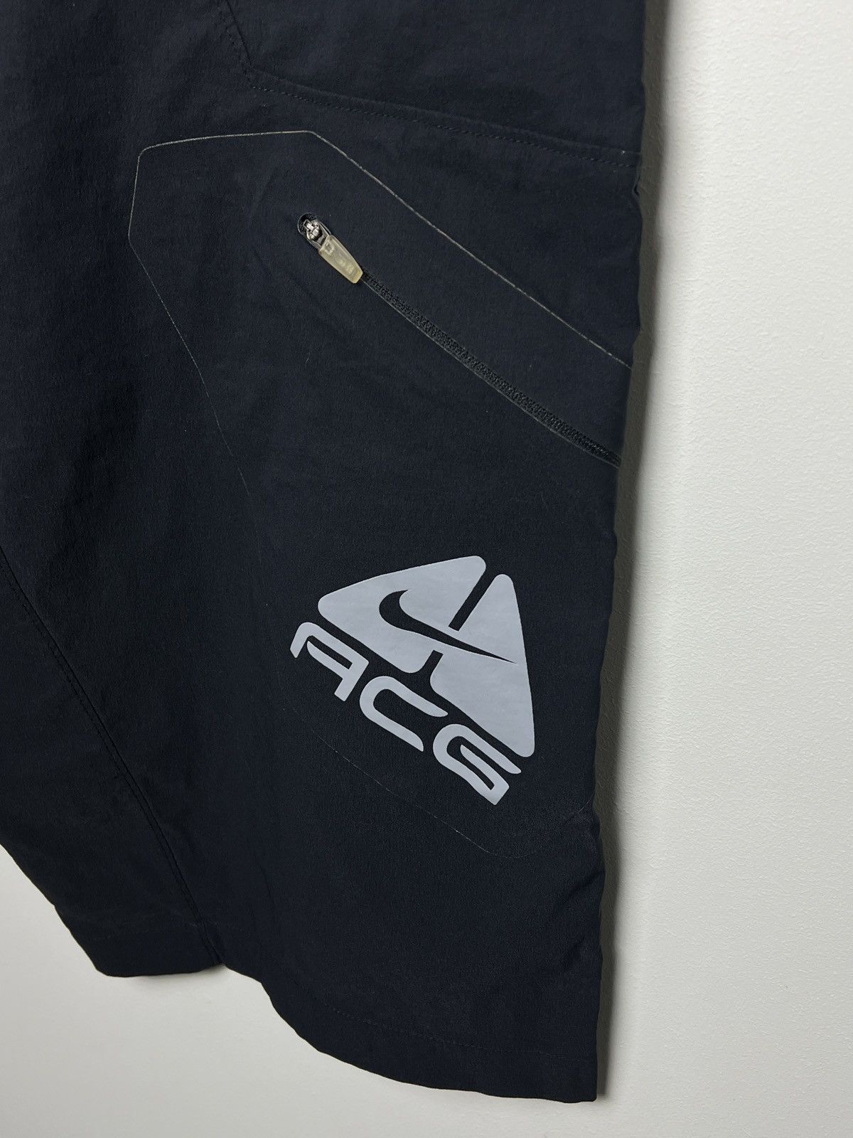 Nike ACG nike acg y2k tech nylon cargo shorts Size US 36 / EU 52 - 6 Thumbnail