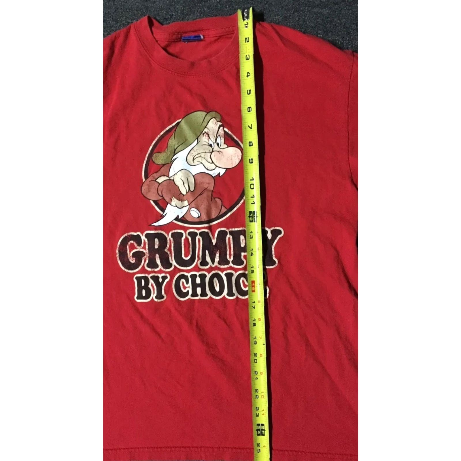 Disney VINTAGE Grumpy By Choice Snow White Shirt Men S Red Mickey Mouse Disney 90s T-Shirt Looney Tunes Size US S / EU 44-46 / 1 - 5 Thumbnail