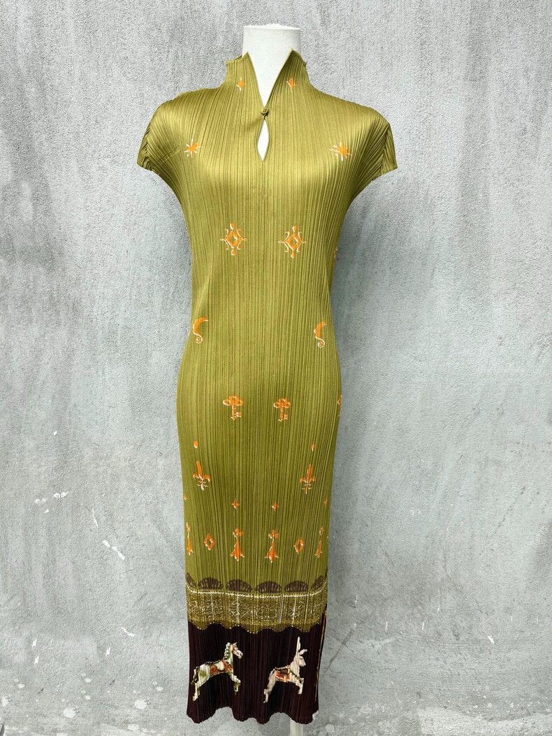 Issey Miyake Issey Miyake Carousel pleated dress Size M / US 6-8 / IT 42-44 - 1 Thumbnail