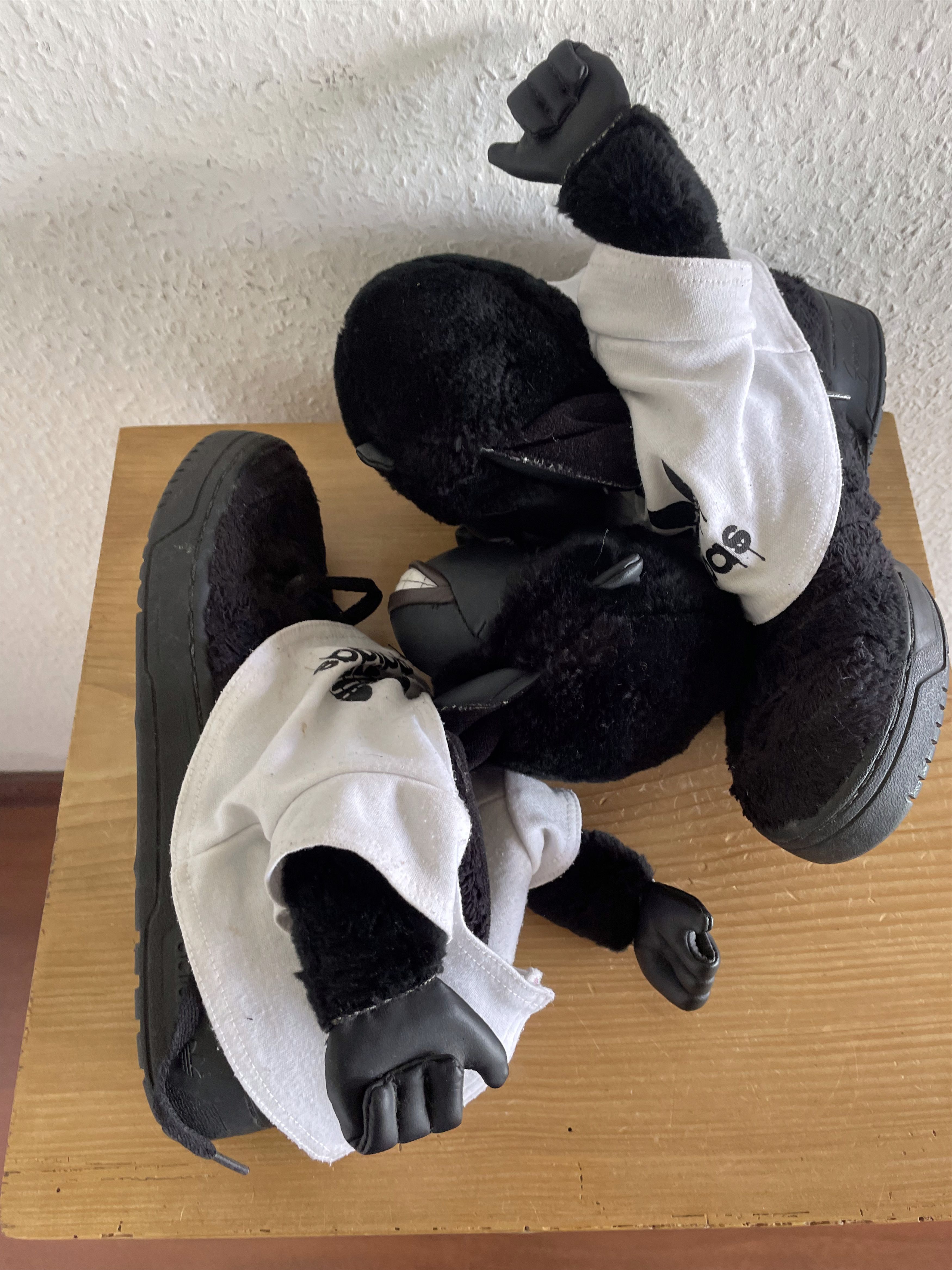 Adidas × Jeremy Scott Gorilla Sneaker Size US 7.5 / EU 40-41 - 2 Thumbnail