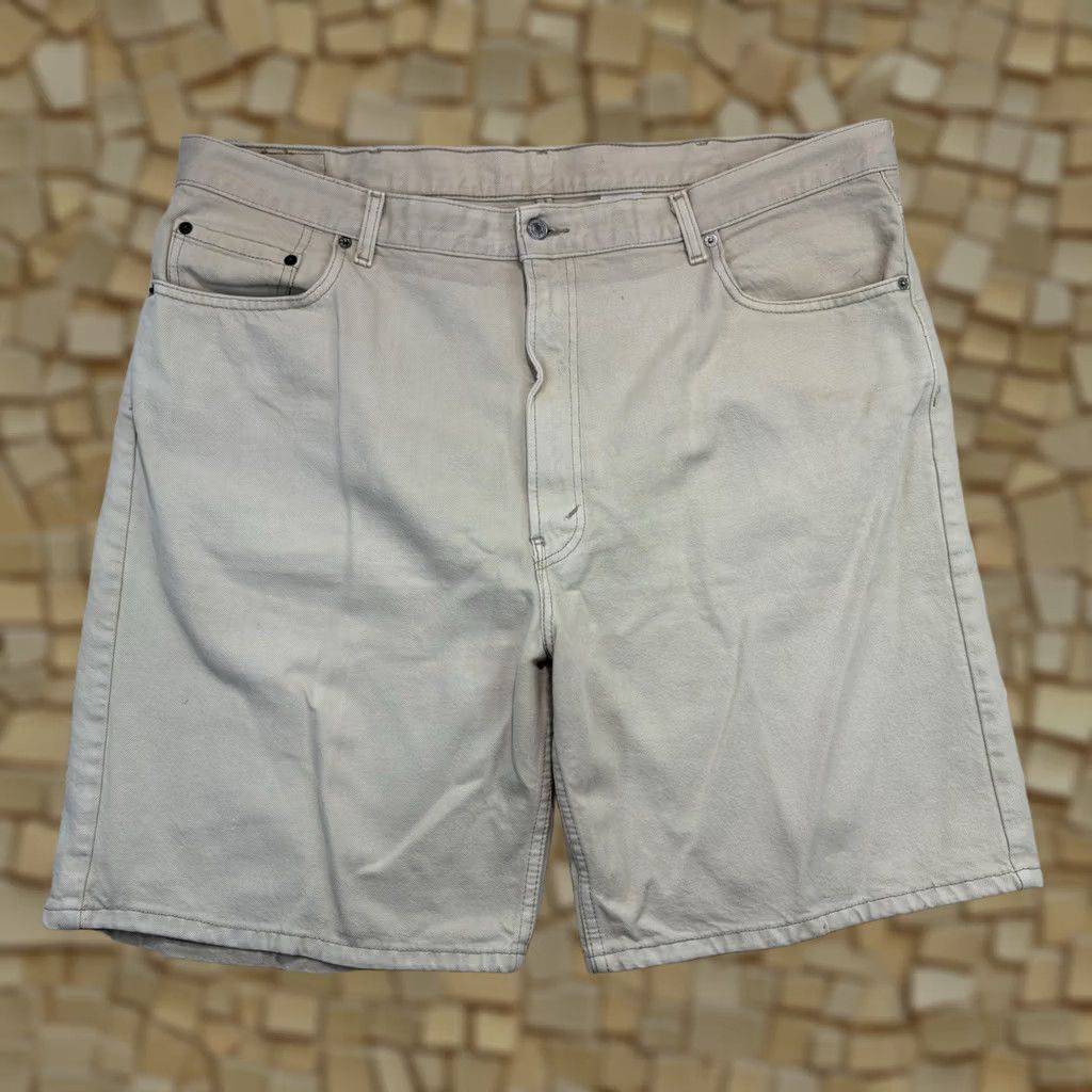 Levi's VINTAGE Levi's 550 Relaxed Fit Jean Shorts Cream Denim Size 44 Jorts Size US 44 / EU 60 - 1 Thumbnail