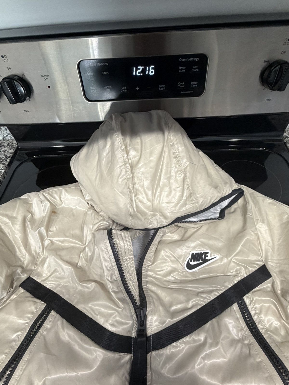 Nike Nike Beige Puffer Jacket Hooded Zip Up Size L Size US L / EU 52-54 / 3 - 6 Thumbnail