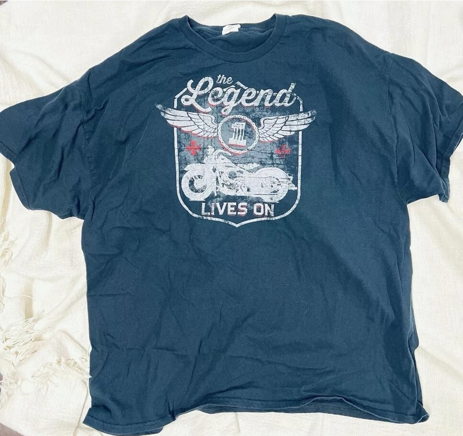Gildan Motorcycle TShirt Legend Lives On Men’s Black Eagle Wings Size US XXL / EU 58 / 5 - 1 Thumbnail