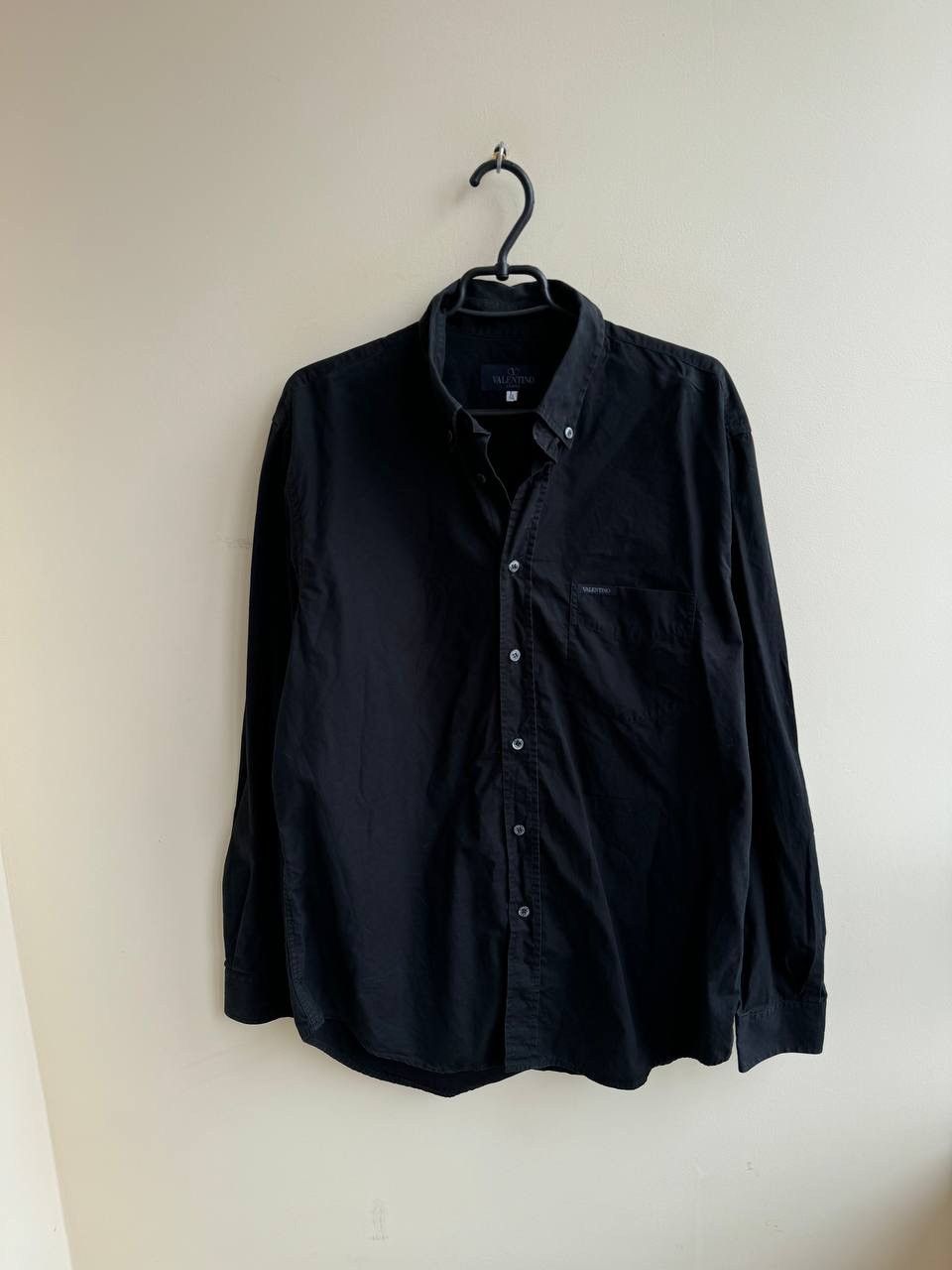 Valentino × Vintage Valentino shirt vintage 90s men’s M L black polo button Size US L / EU 52-54 / 3 - 1 Thumbnail
