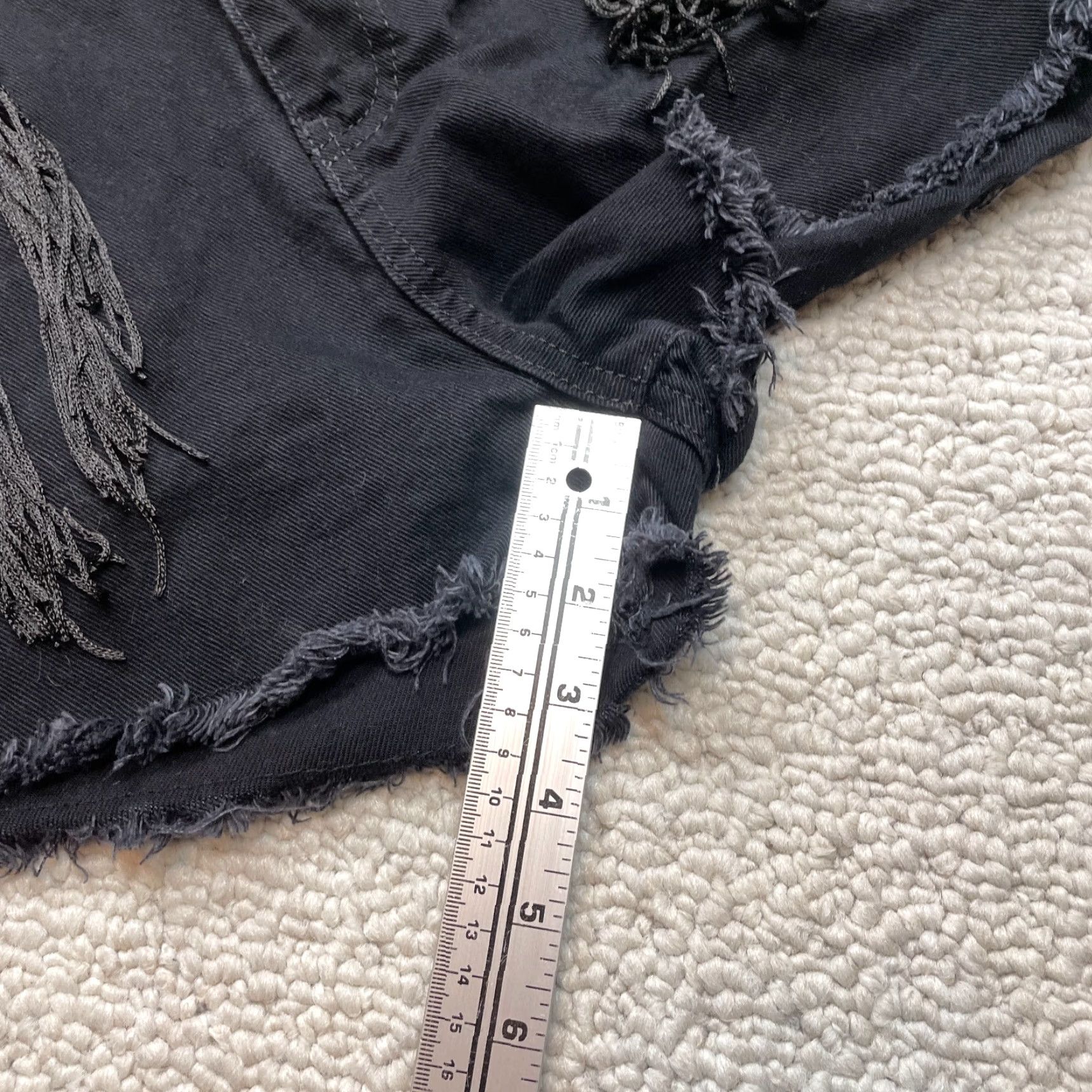 Boohoo Boohoo Blue Women’s Black Cutoff Jean Shorts Distressed Size 2 Fringed Raw Denim 3 in Inseam High Rise (Casual Party Travel) Mens? Size 26" / US 2 / IT 38 - 5 Thumbnail
