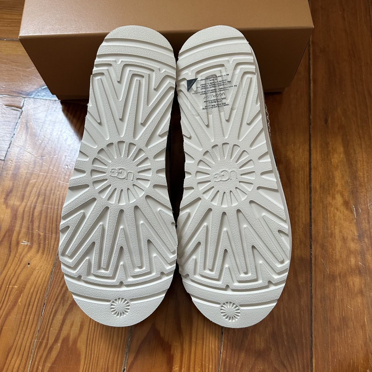 Palace × Ugg Palace UGG Looney Tunes Tasman Slipper Chestnut - Size 42 Size US 9 / EU 42 - 7 Thumbnail