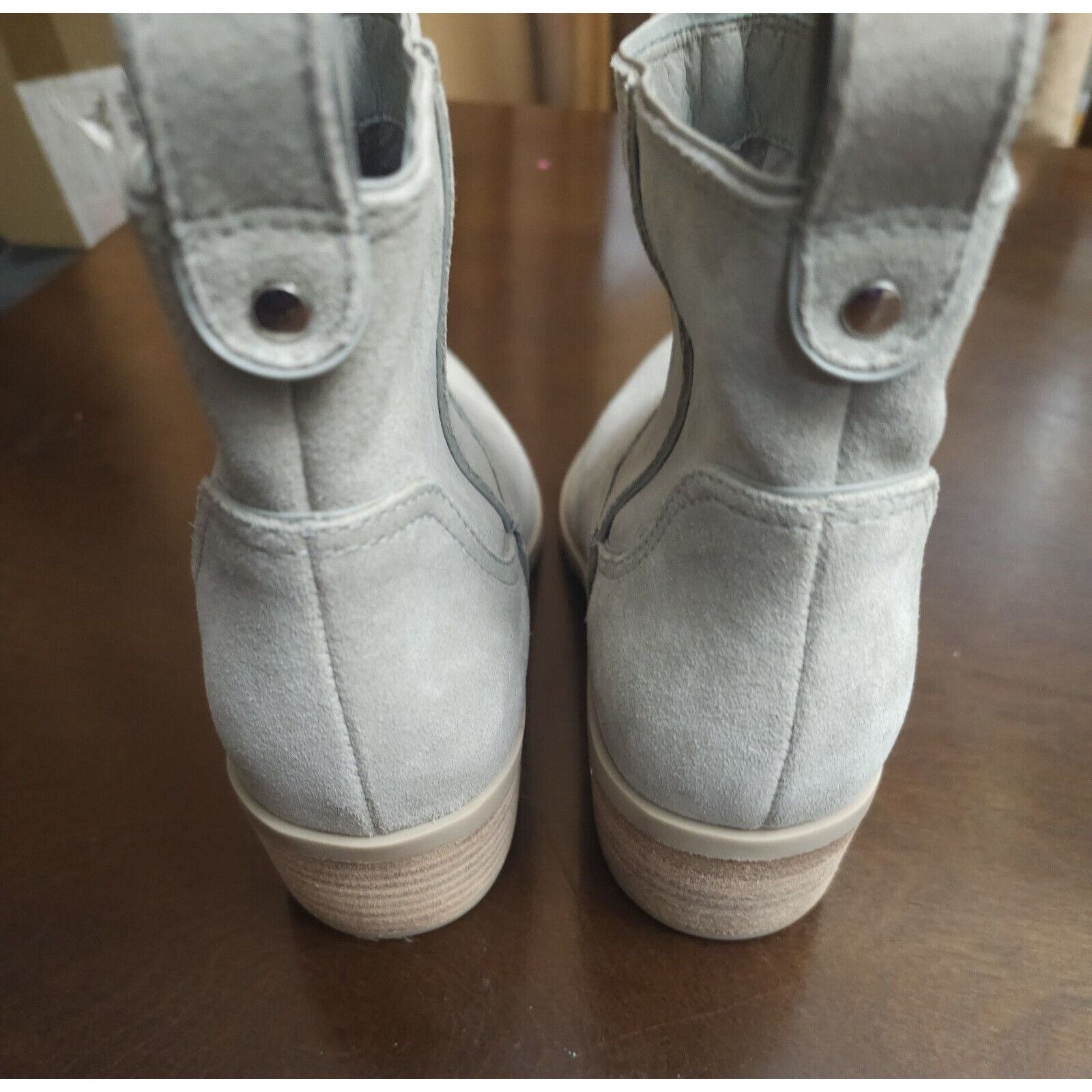 Dolce Vita Dolce Vita Bootie Shoes Gray Suede Ankle Bootie Pointed Toe Size US 9 / IT 39 - 14 Thumbnail