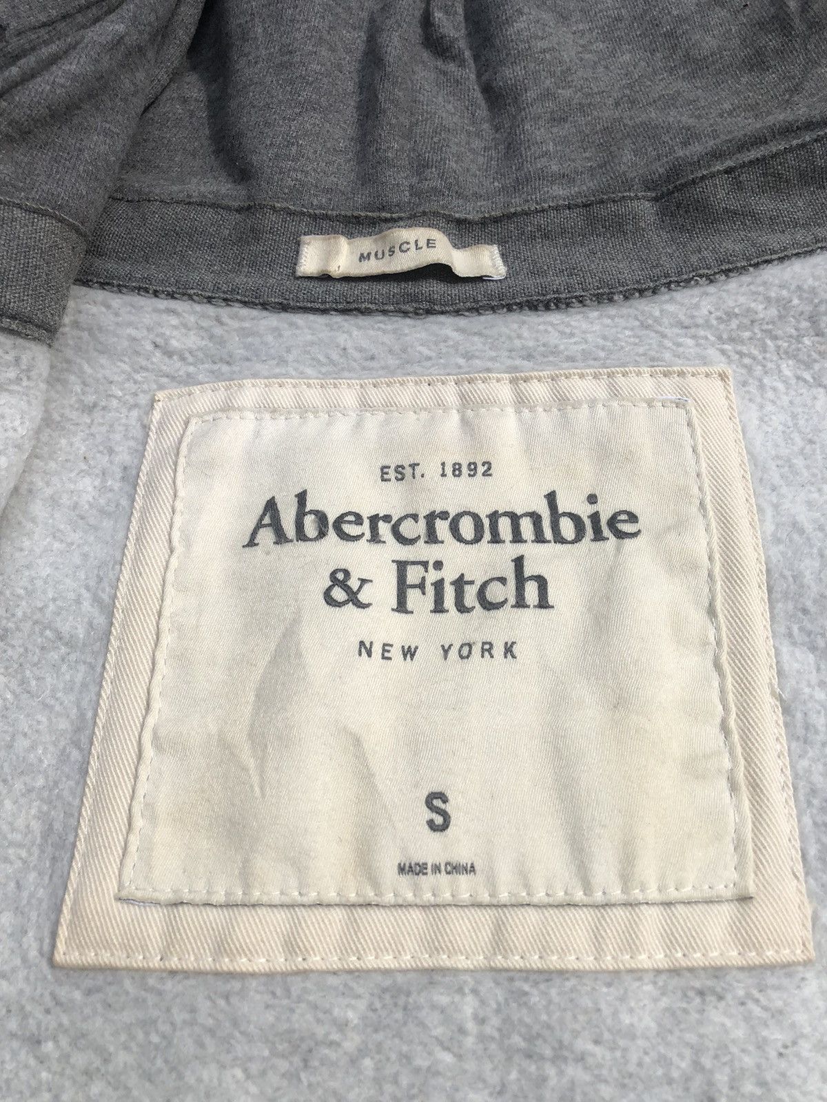Vintage Vintage Abercrombie & Fitch F Logo Hoodies Size US M / EU 48-50 / 2 - 17 Thumbnail