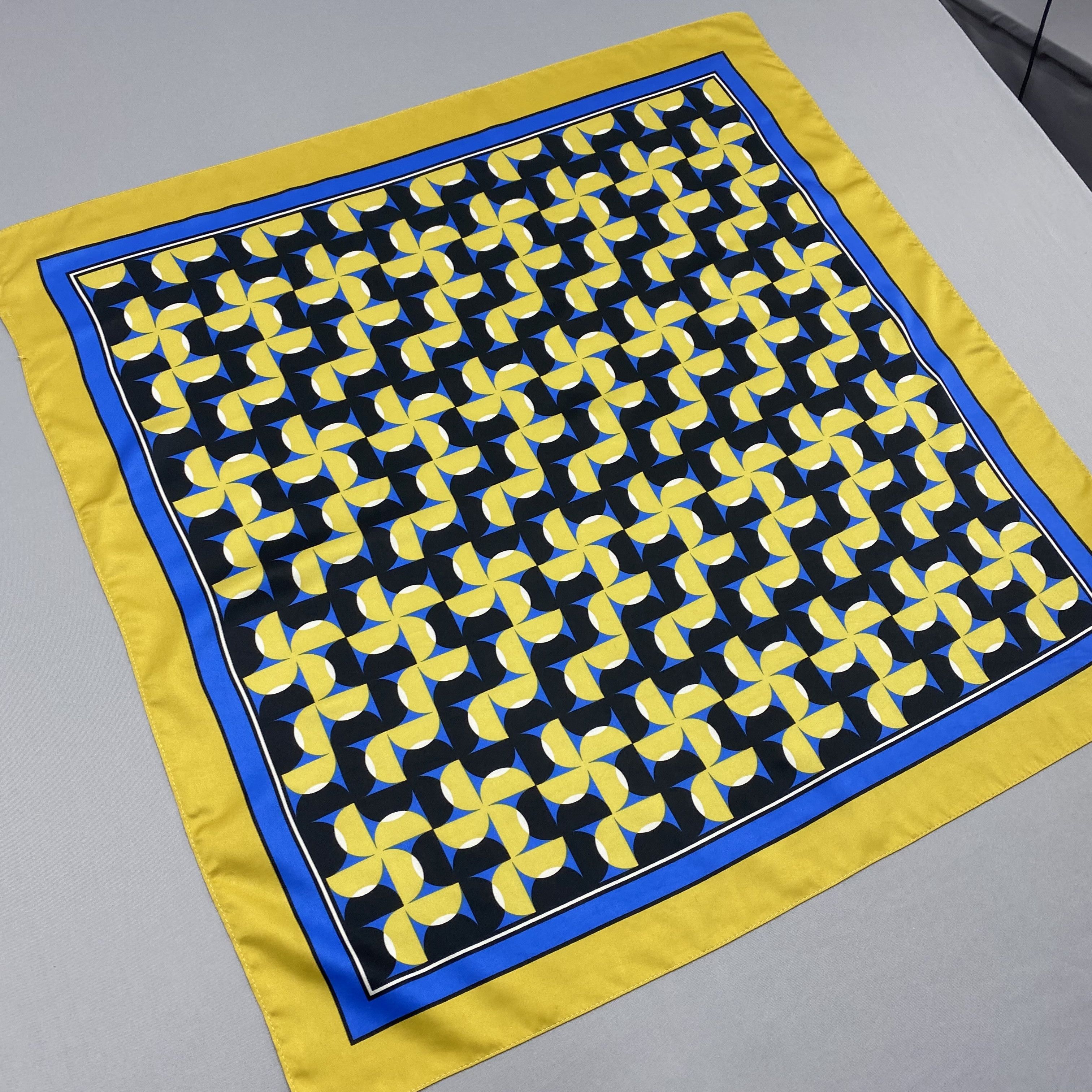 Japanese Brand Vintage Geometric Pinwheel SILK Scarf Twill Wraps Scarves Size ONE SIZE - 4 Thumbnail