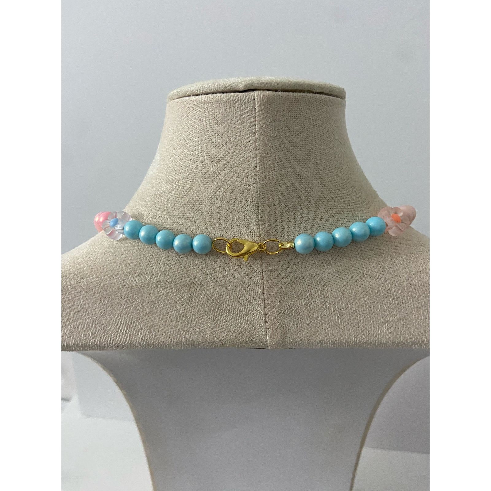 Handmade pastel beaded necklace Size ONE SIZE - 3 Thumbnail