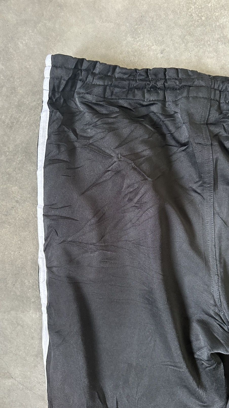 Adidas VINTAGE ADIDAS TRACK PANT Size US 38 / EU 54 - 13 Thumbnail