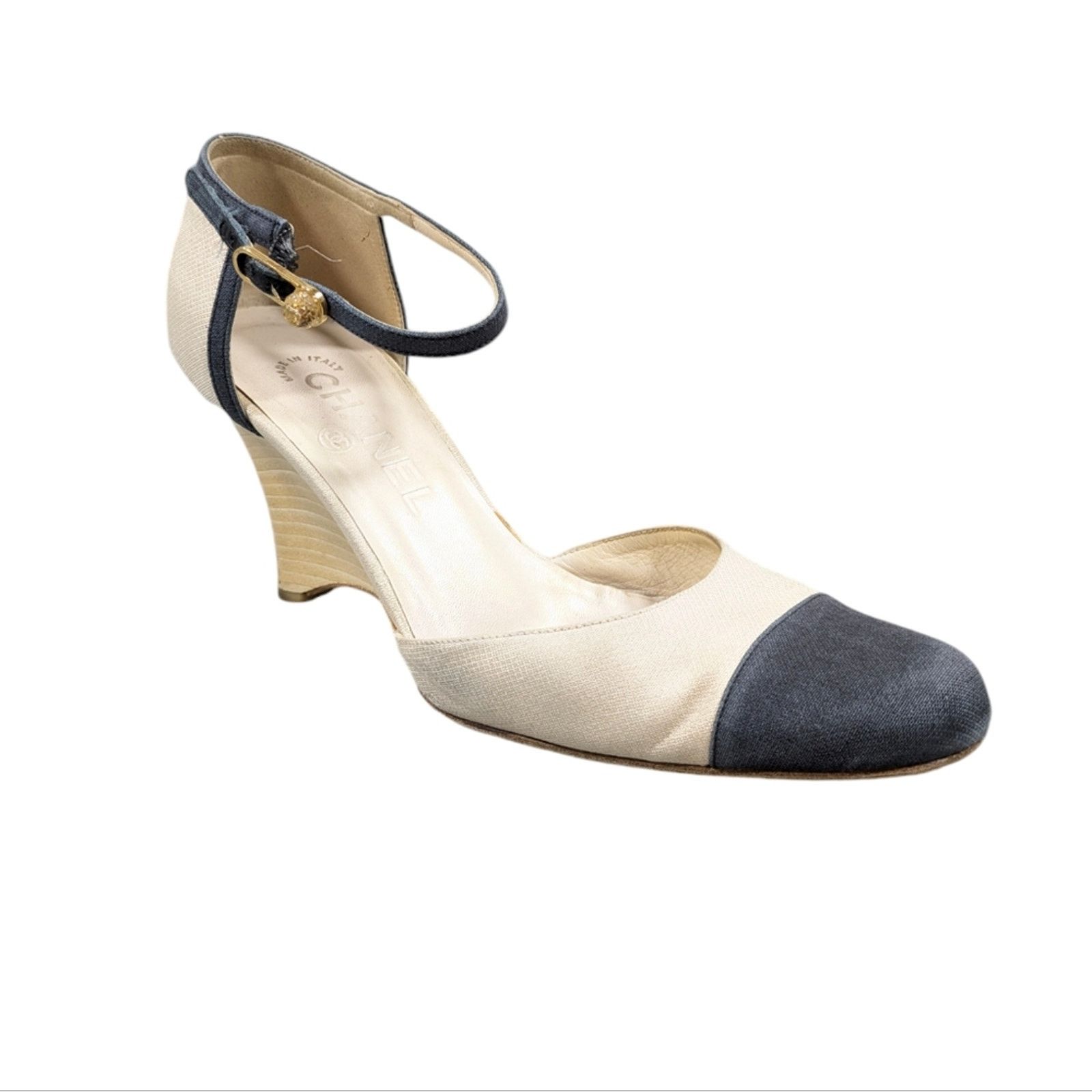 Chanel Chanel Vintage Cream & Navy Toe Cap Mary Jane SZ 36 US 6 Size US 6 / IT 36 - 1 Thumbnail