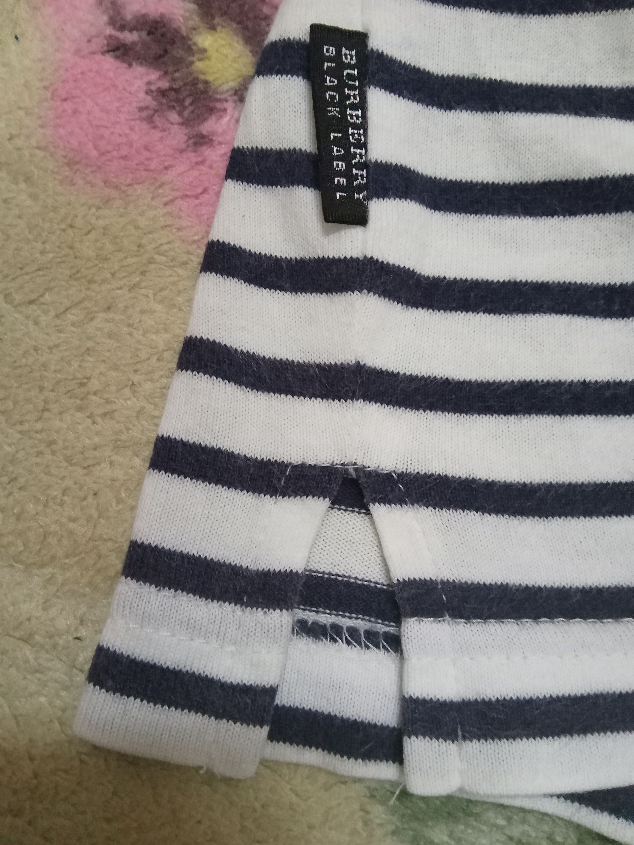 Burberry Beatnik X Burberry Black Label Stripe V Neck Tee Size XS / US 0-2 / IT 36-38 - 6 Thumbnail