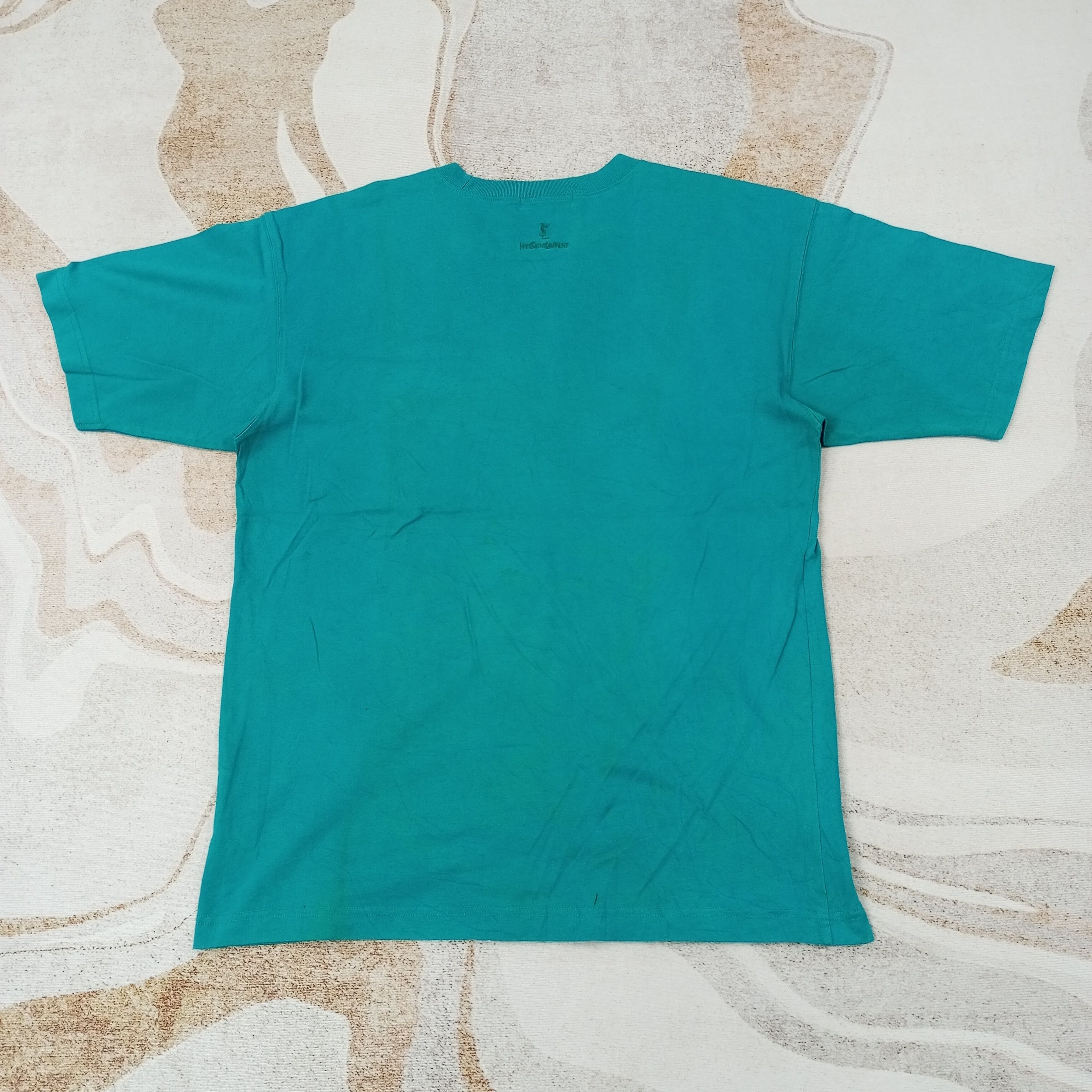 Yves Saint Laurent Yves Saint Laurent Italian Brand Tshirt C239N21 Size US L / EU 52-54 / 3 - 5 Thumbnail