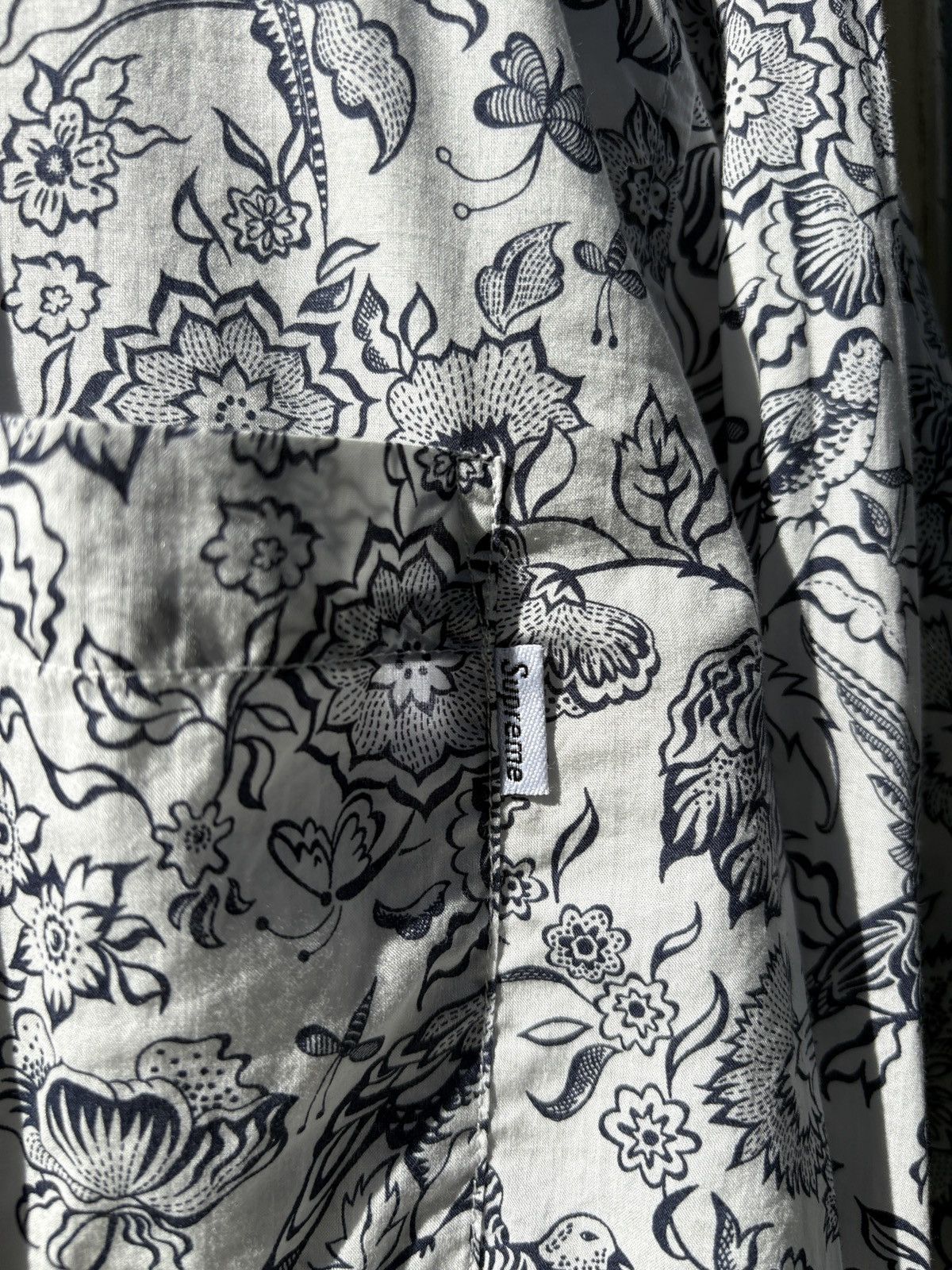 Supreme Supreme printed white shirt Size US S / EU 44-46 / 1 - 7 Thumbnail